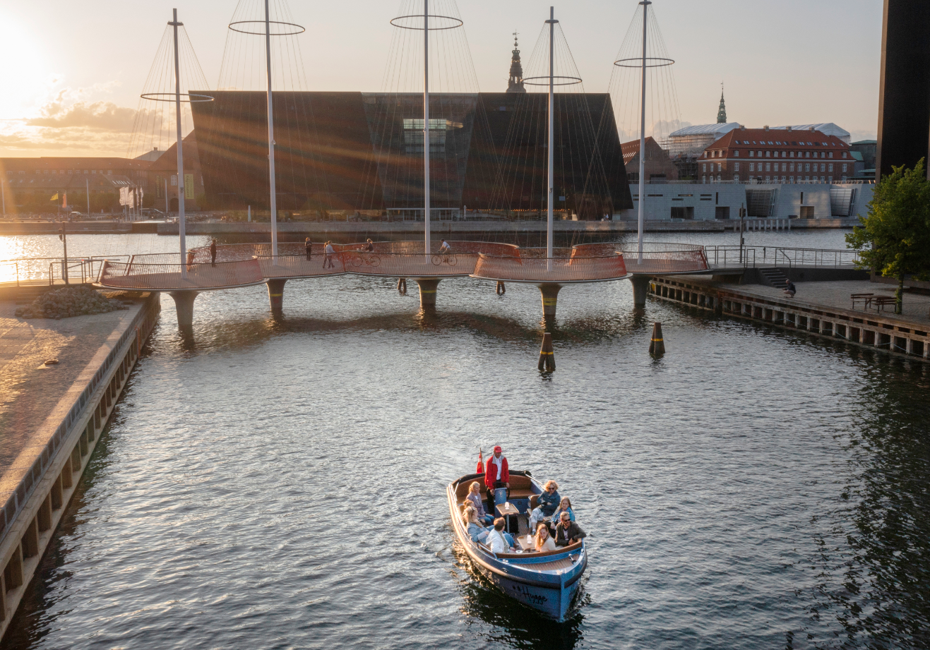 Copenhagen: Exclusive Guided Boat Tour