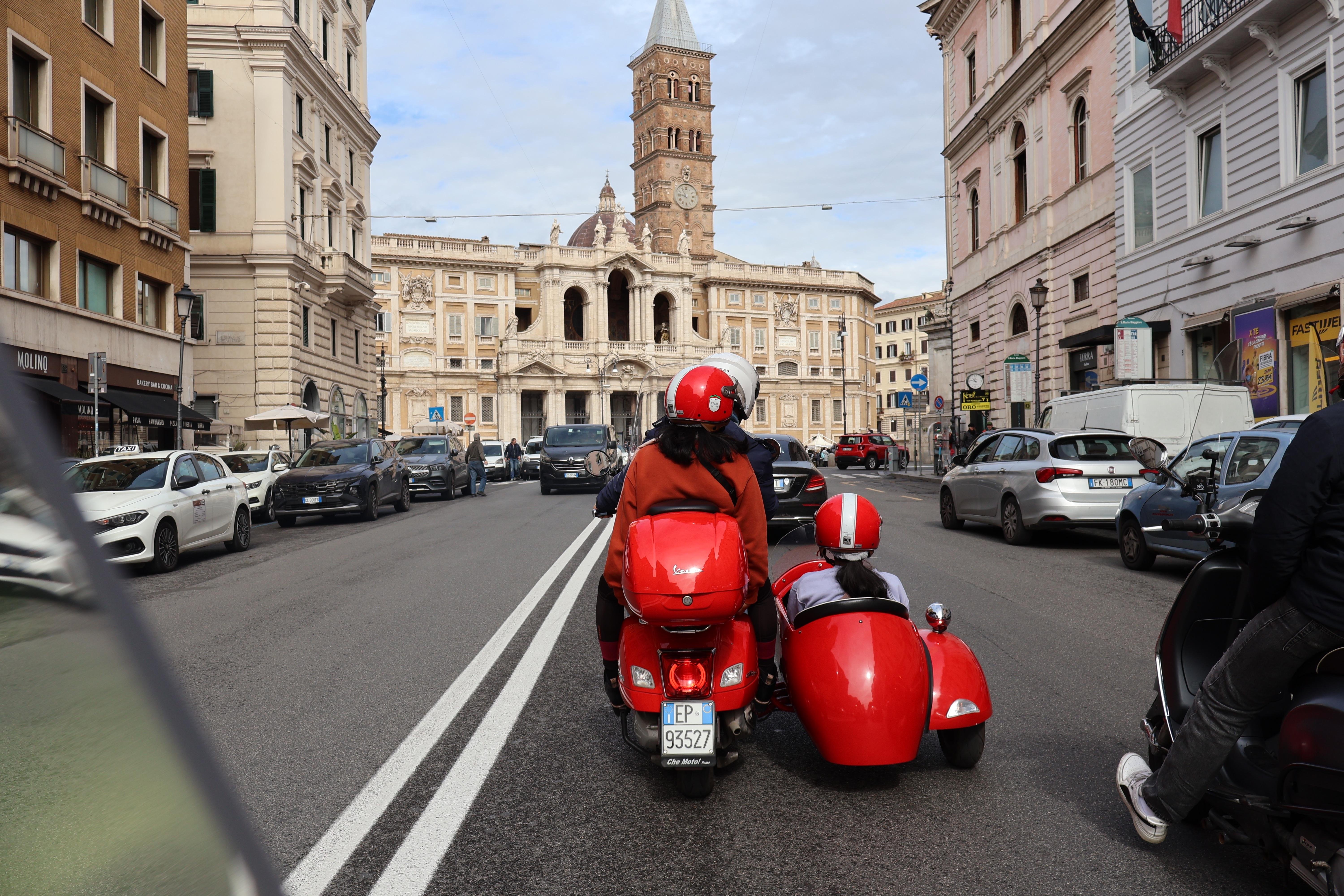 Rome vespa sidecar tour driver city highlights — image 23