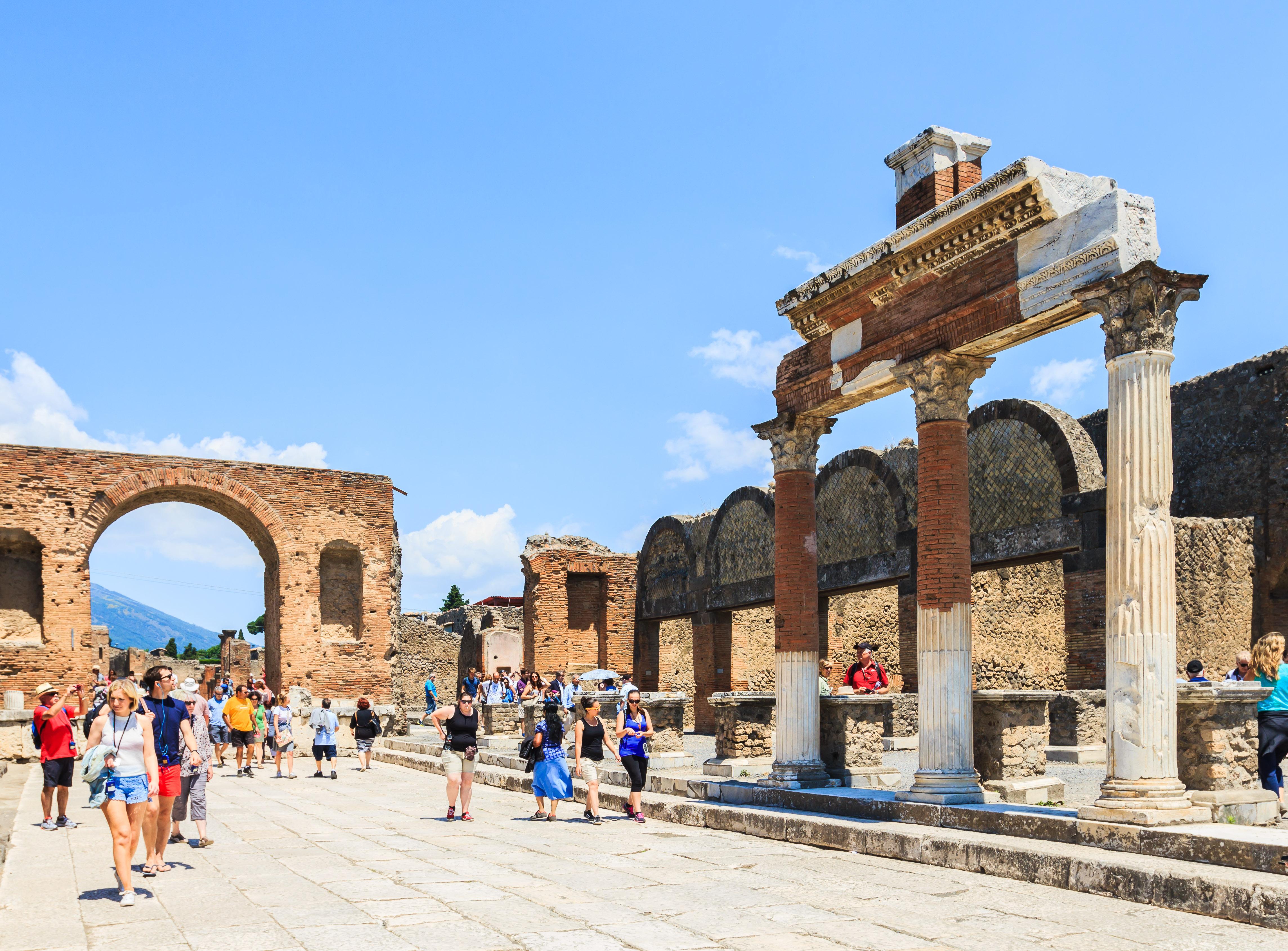 Sorrento: Pompeii & Herculaneum Guided Tour with Lunch - Pompeii and Herculaneum tour with an archaeologist guide