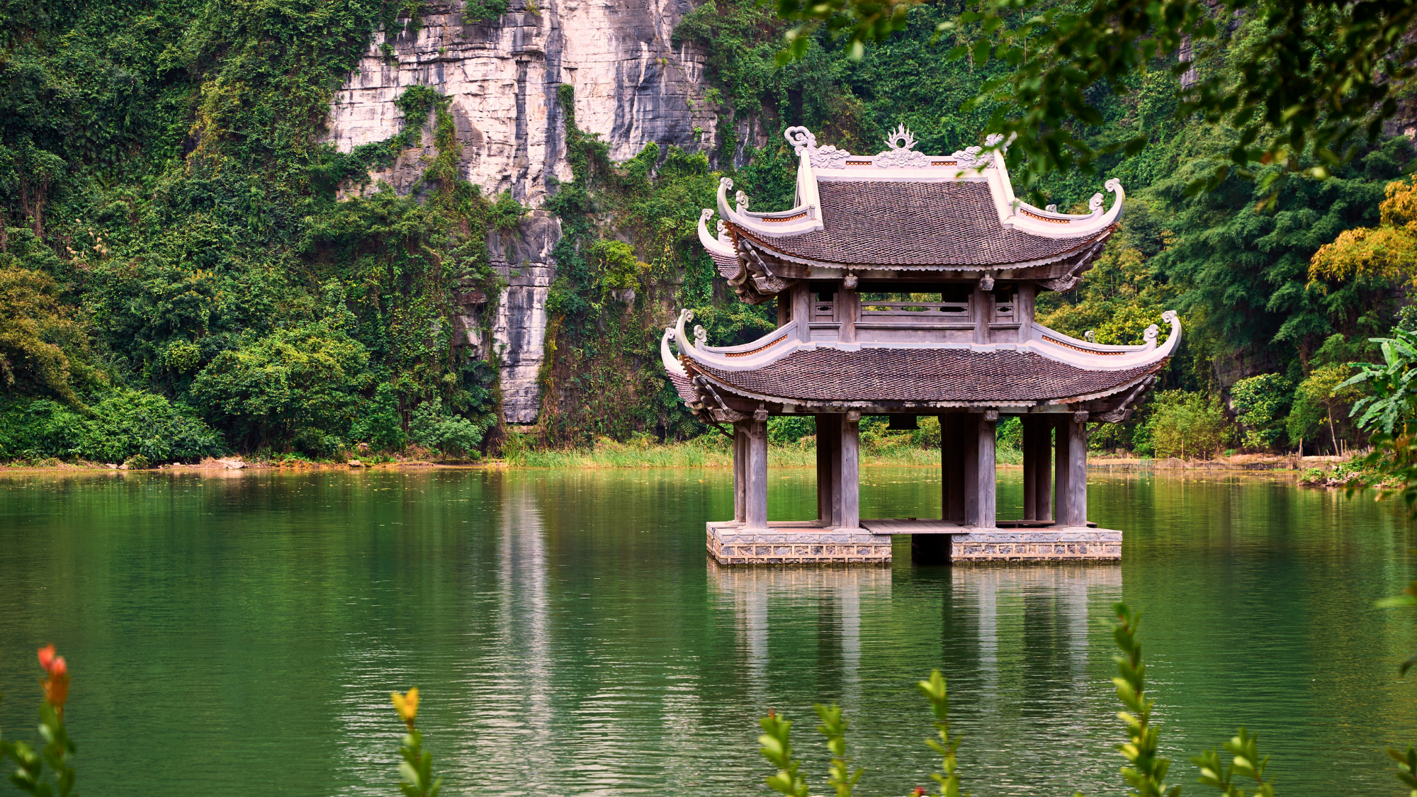 Ninh Binh Day Trip: Trang An, Mua Cave & Bai Dinh Pagoda from Hanoi