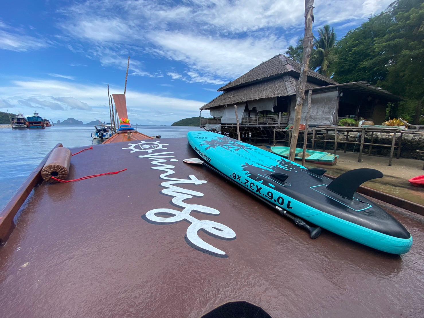 Krabi Private Long-Tail Boat Tour: Hong Island & Lao Lading