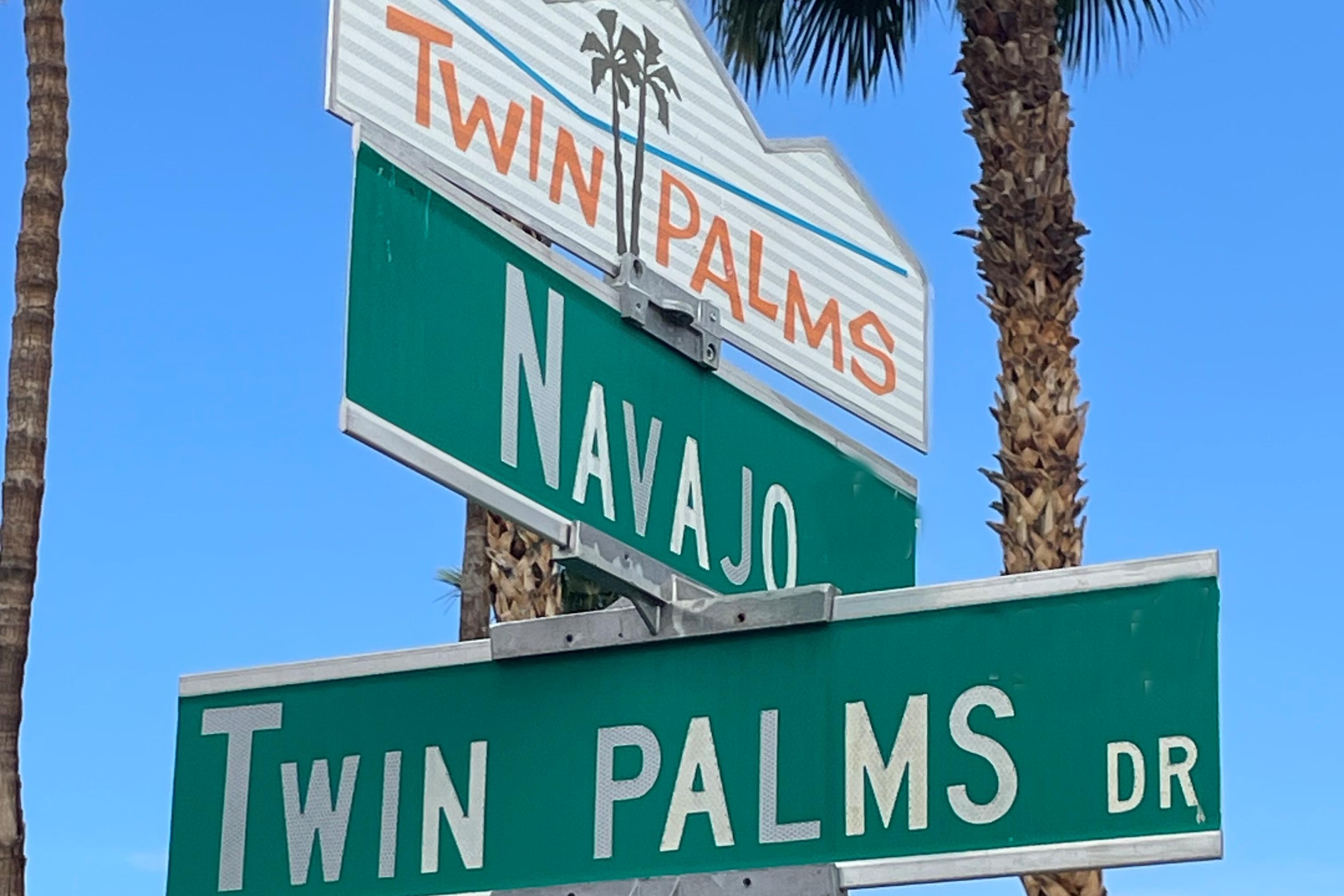 Palm Springs architecture tour - mid-century modern houses and landmarks — image 4