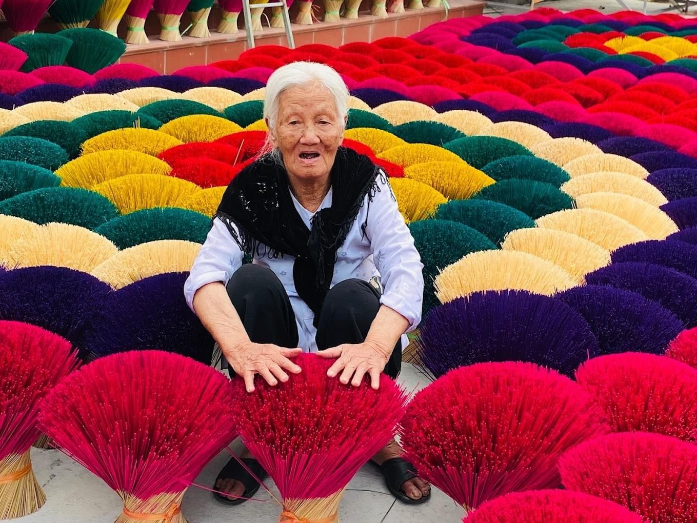 Hue Imperial City & Hai Van Pass Private Rail Tour