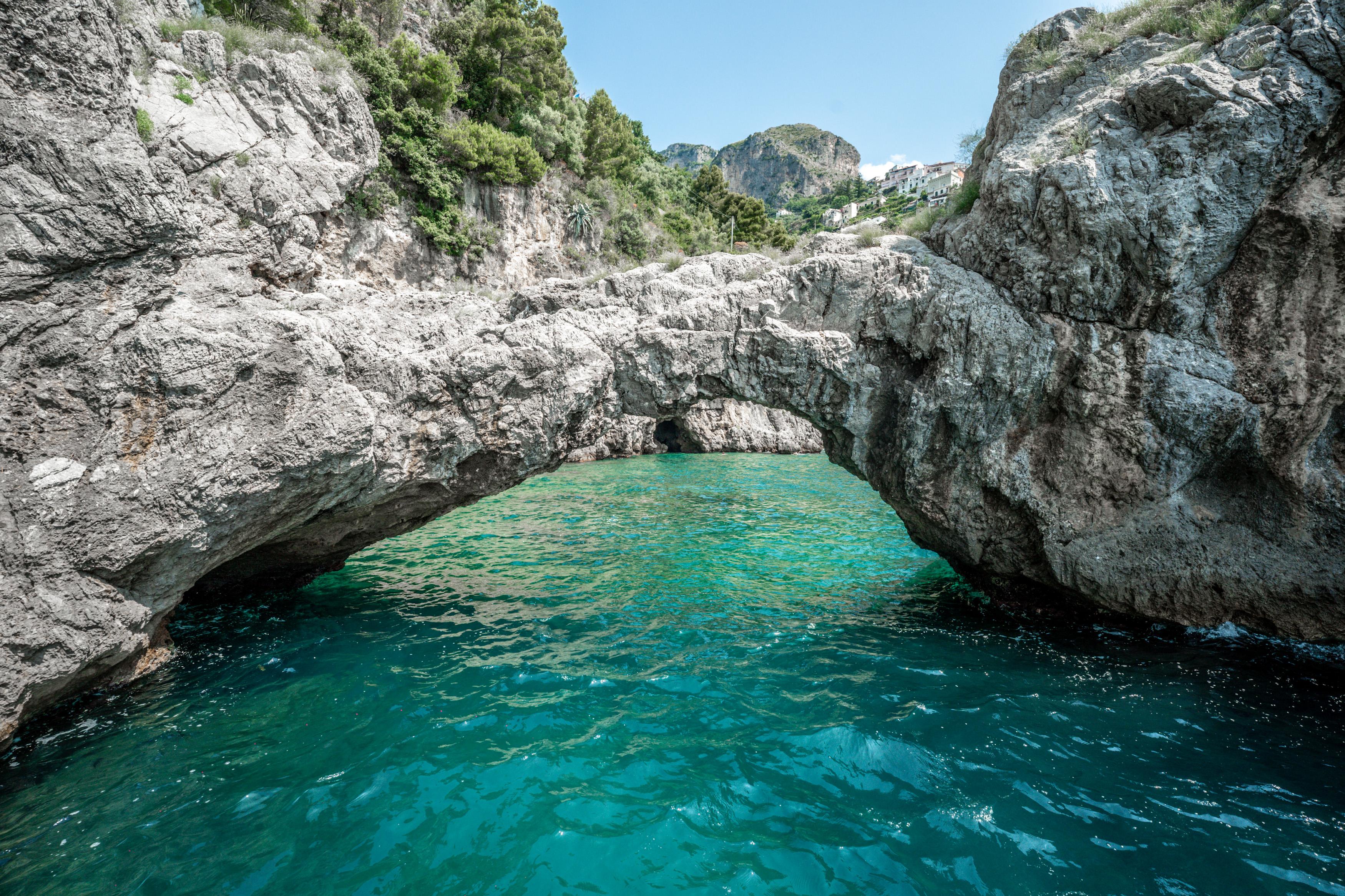 Amalfi Coast Boat Tour: Positano, Amalfi & Li Galli Islands