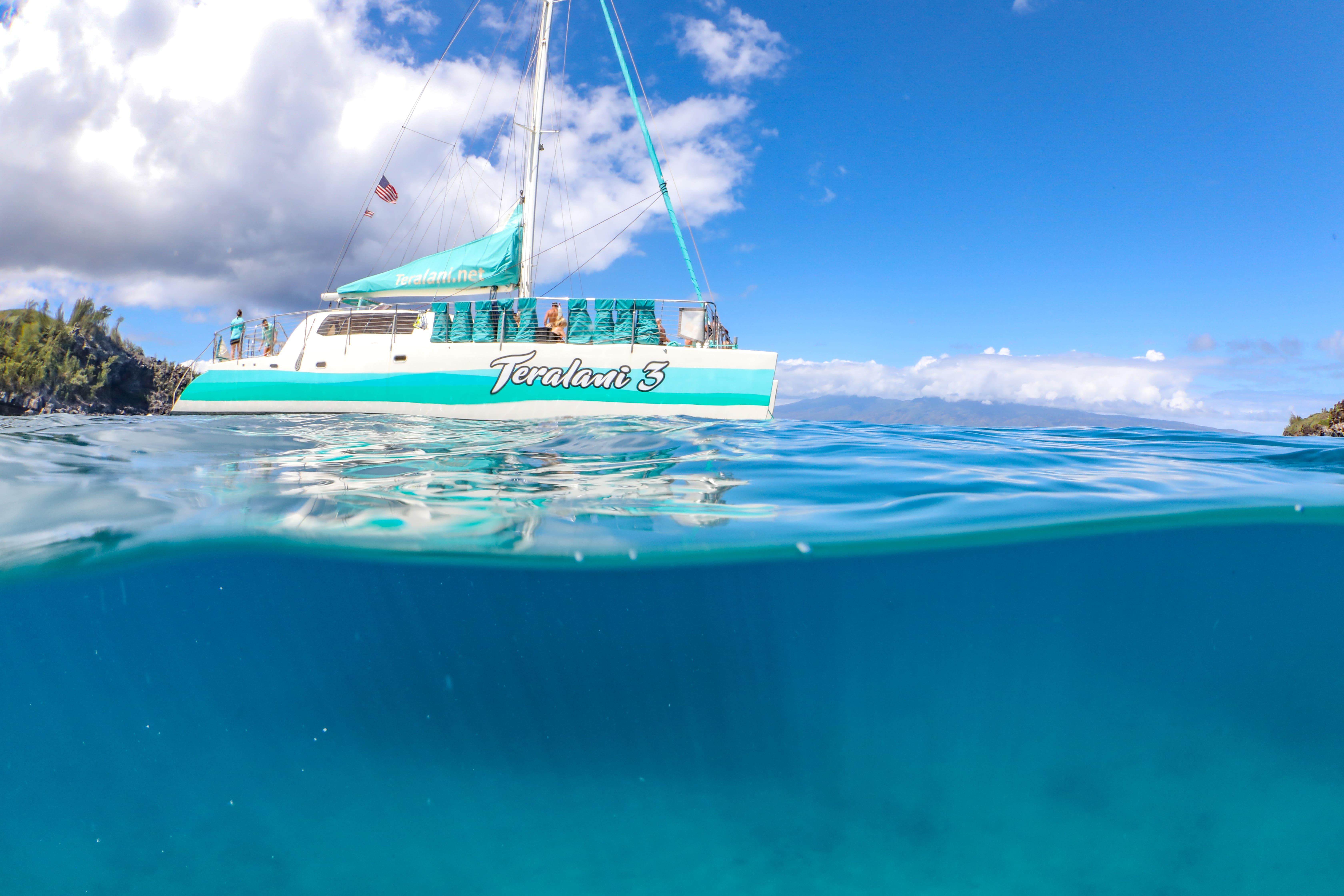 Ka'anapali Catamaran Snorkel Cruise with BBQ & Open Bar