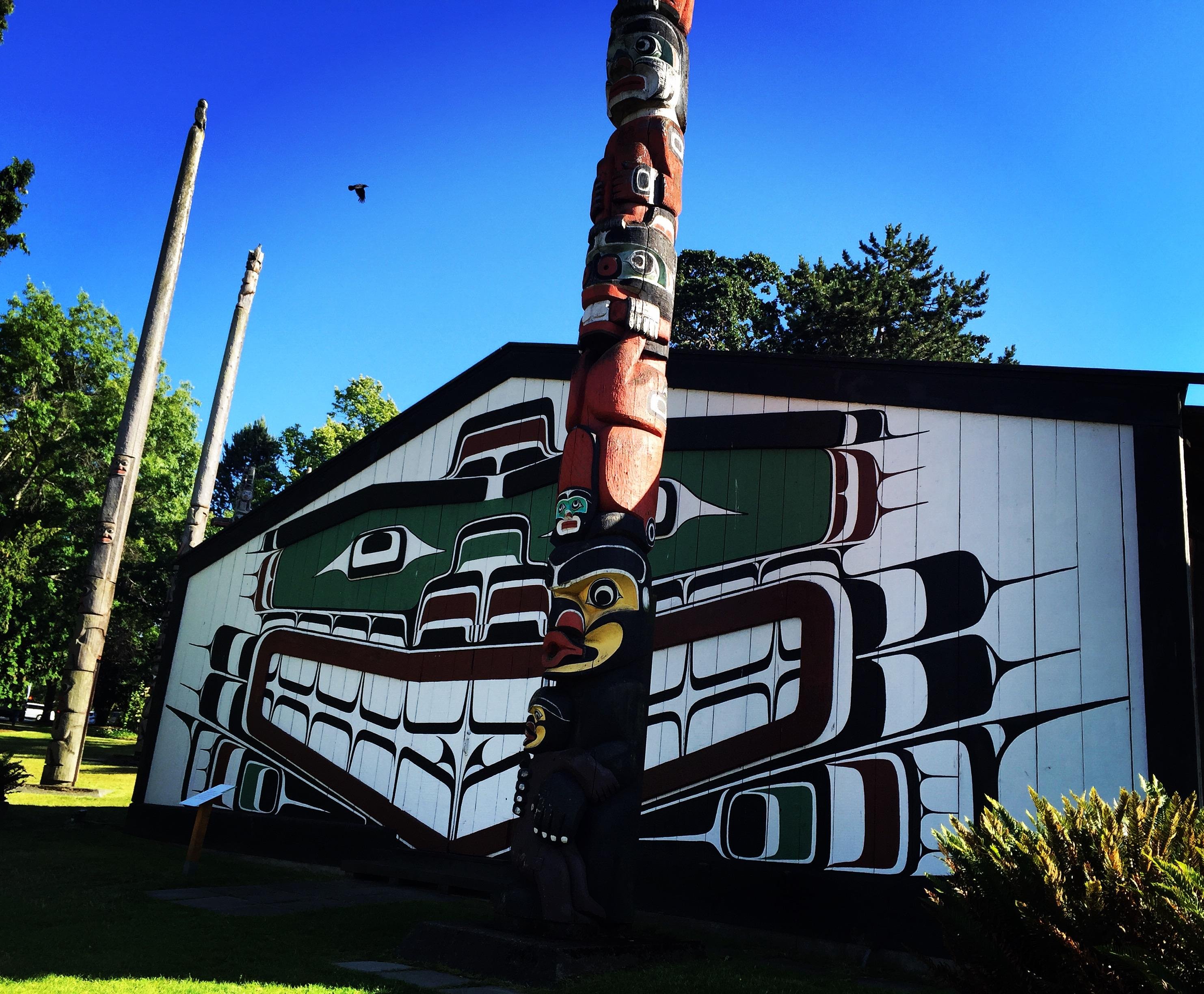 Victoria City Highlights & Butchart Gardens Guided Combo