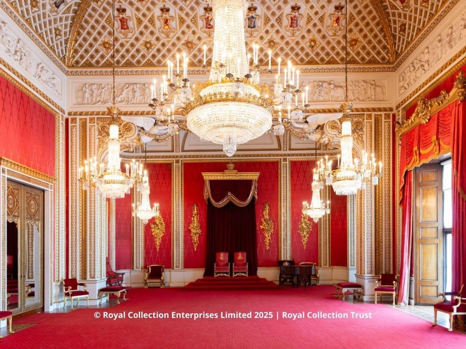 Buckingham Palace Entry Ticket & Royal Walking Tour