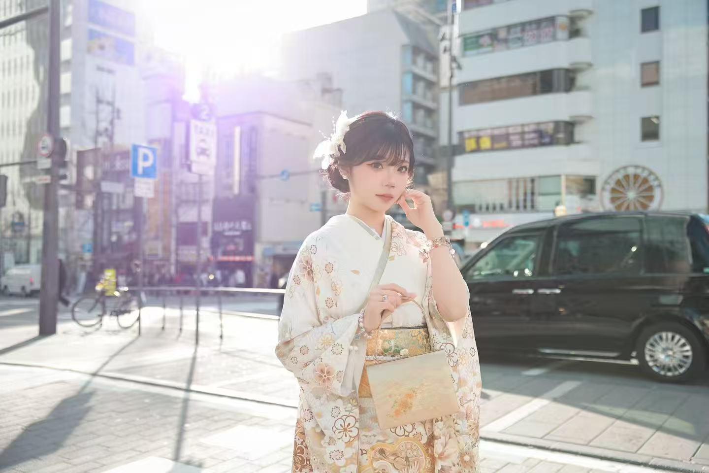 Osaka: Private Custom Kimono Photoshoot & Walking Tour