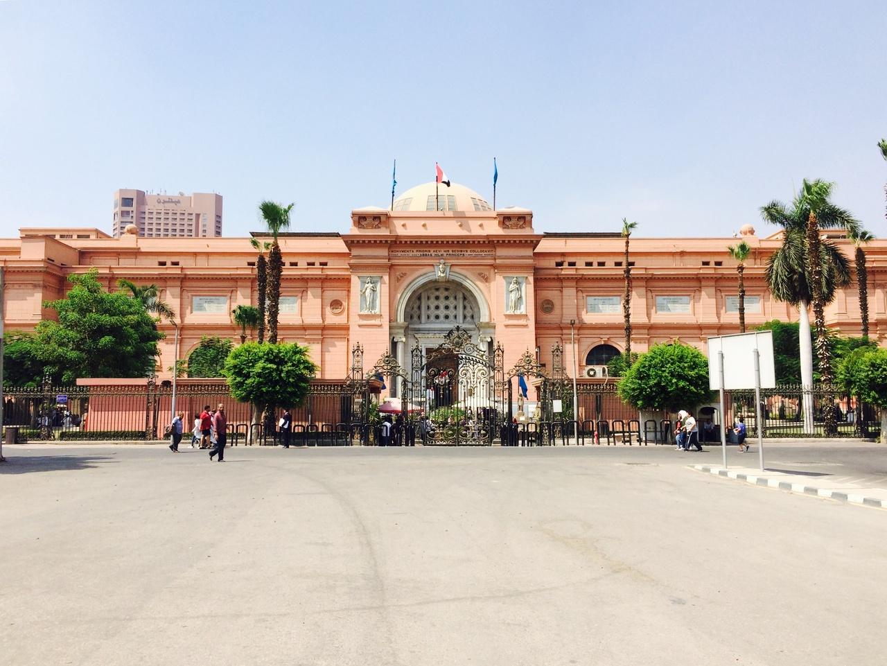 Cairo Pyramids & Museum Day Trip from Hurghada