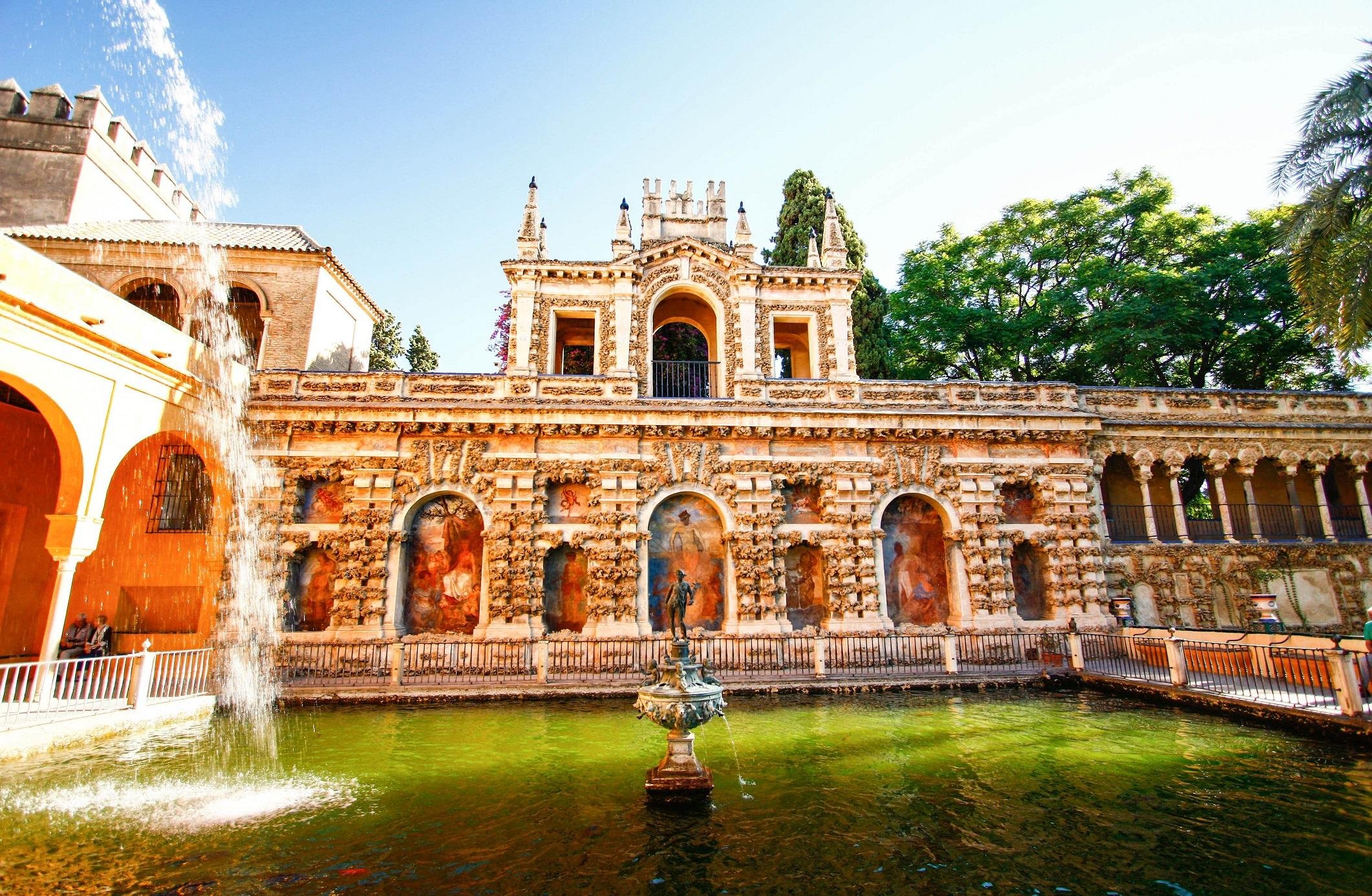 Seville: Royal Alcázar Small-Group Premium Tour