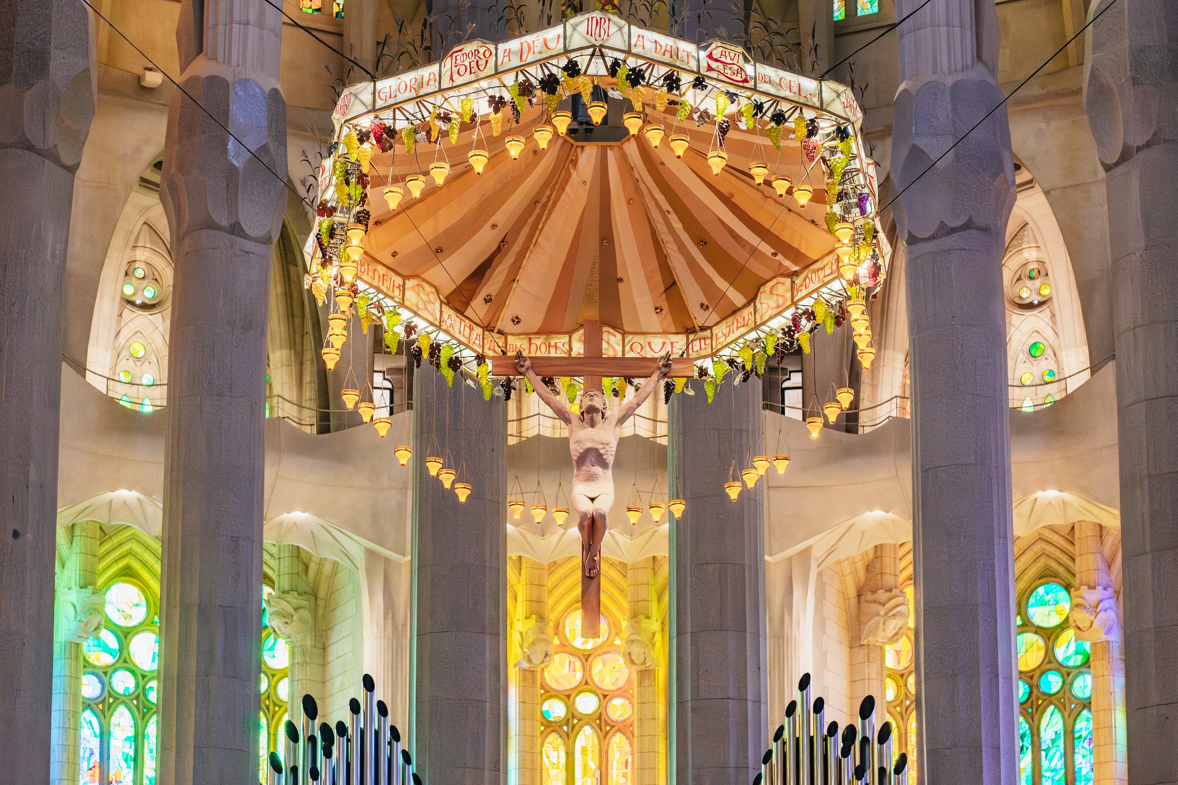 Sagrada Familia skip the line tour and basilica interior — image 5