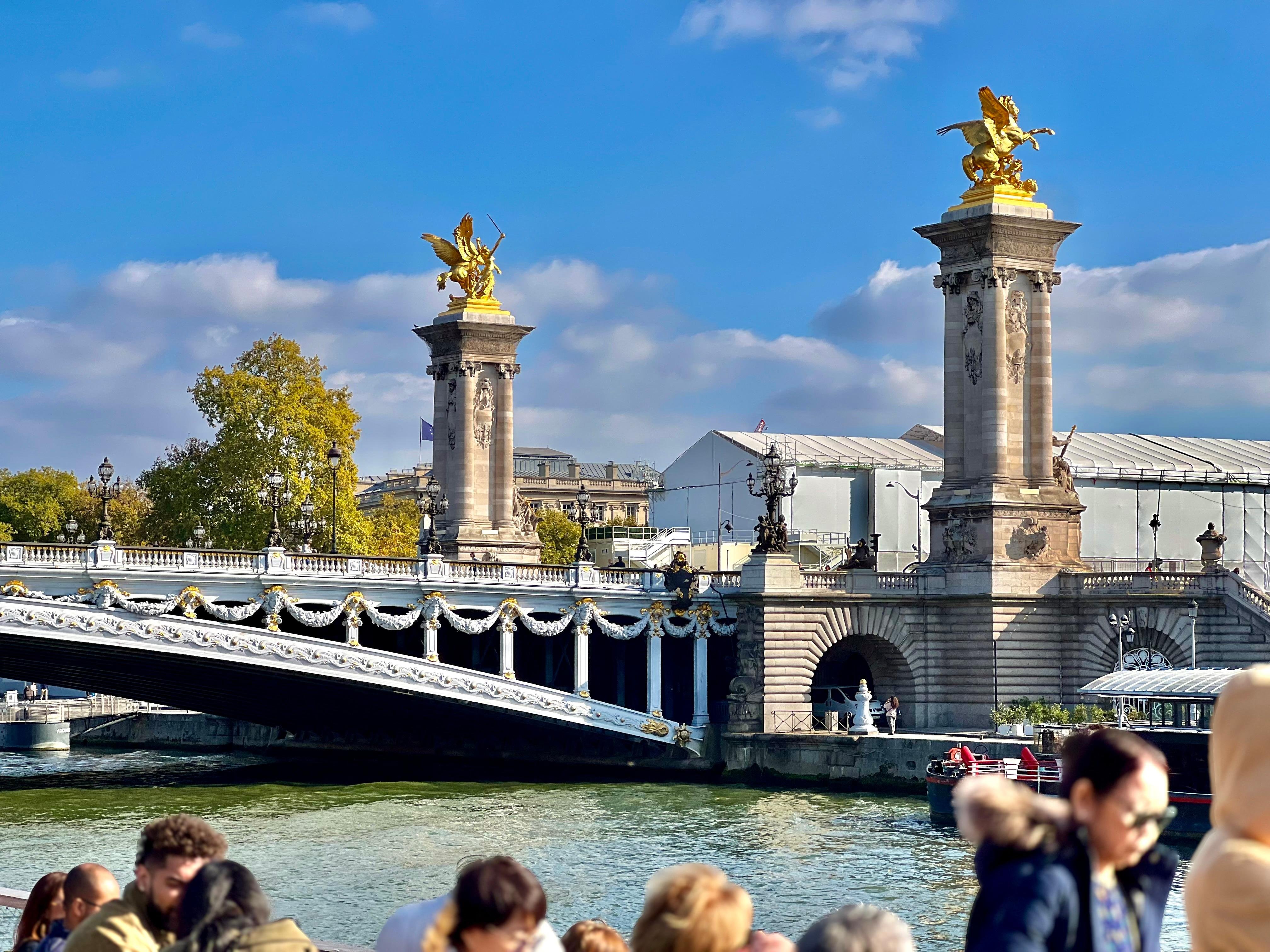 Paris: Eiffel Tower Seine Cruise & Crêpe Tasting
