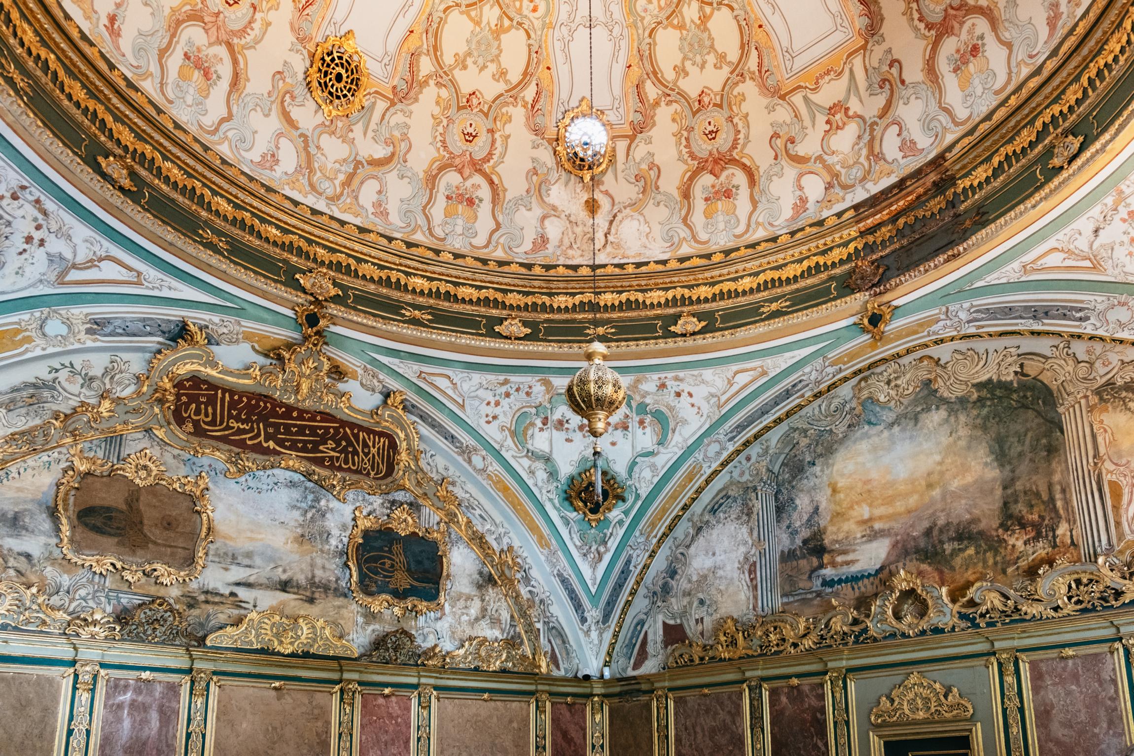 Istanbul: Guided Topkapi Palace & Harem Tour with Entry