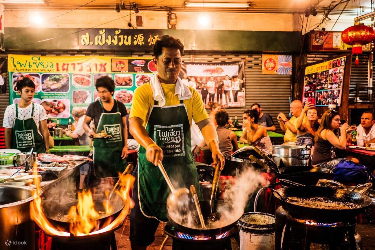 Bangkok Chinatown Evening Street Food Tour – 10+ Tastings