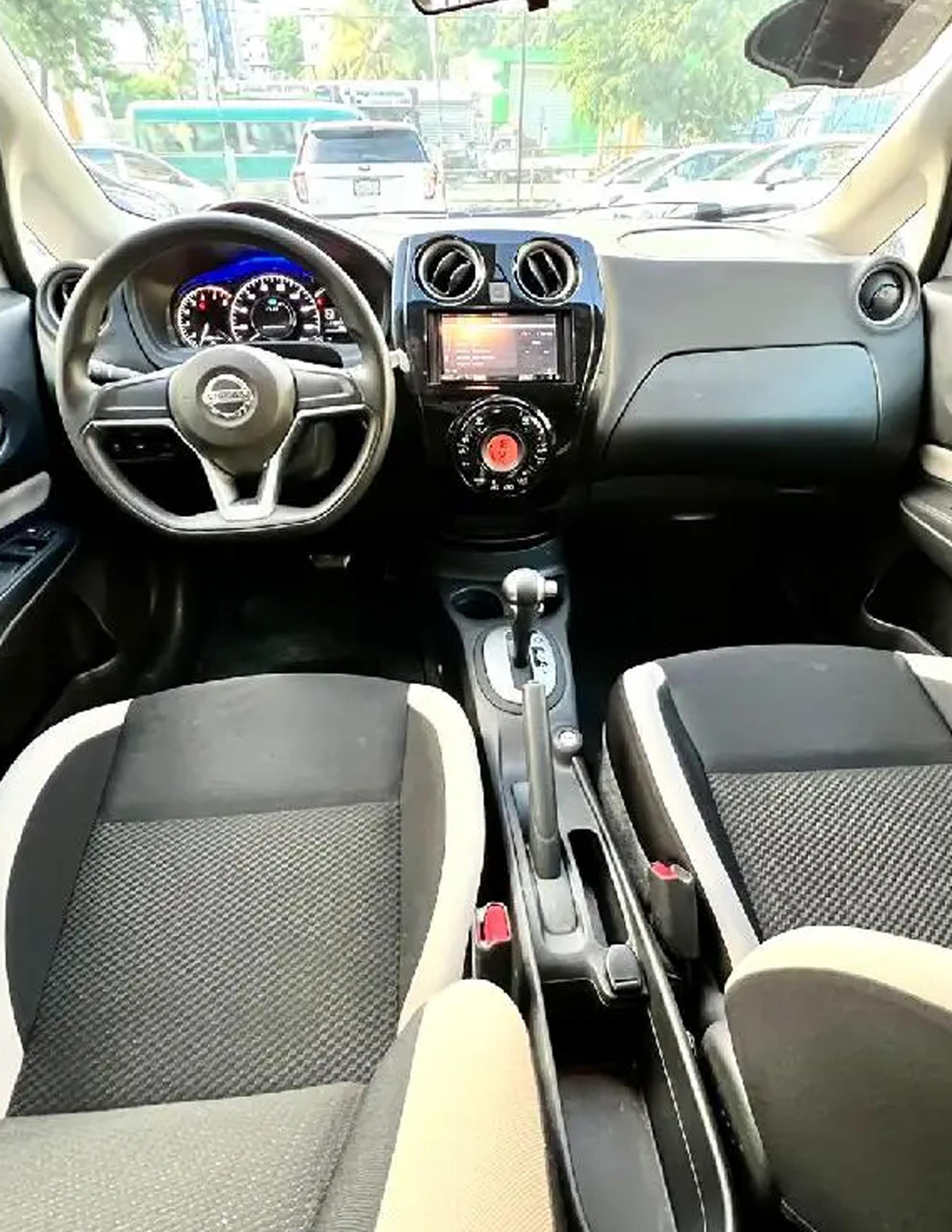 Dominican Republic Private Airport Transfer: Round-Trip Service