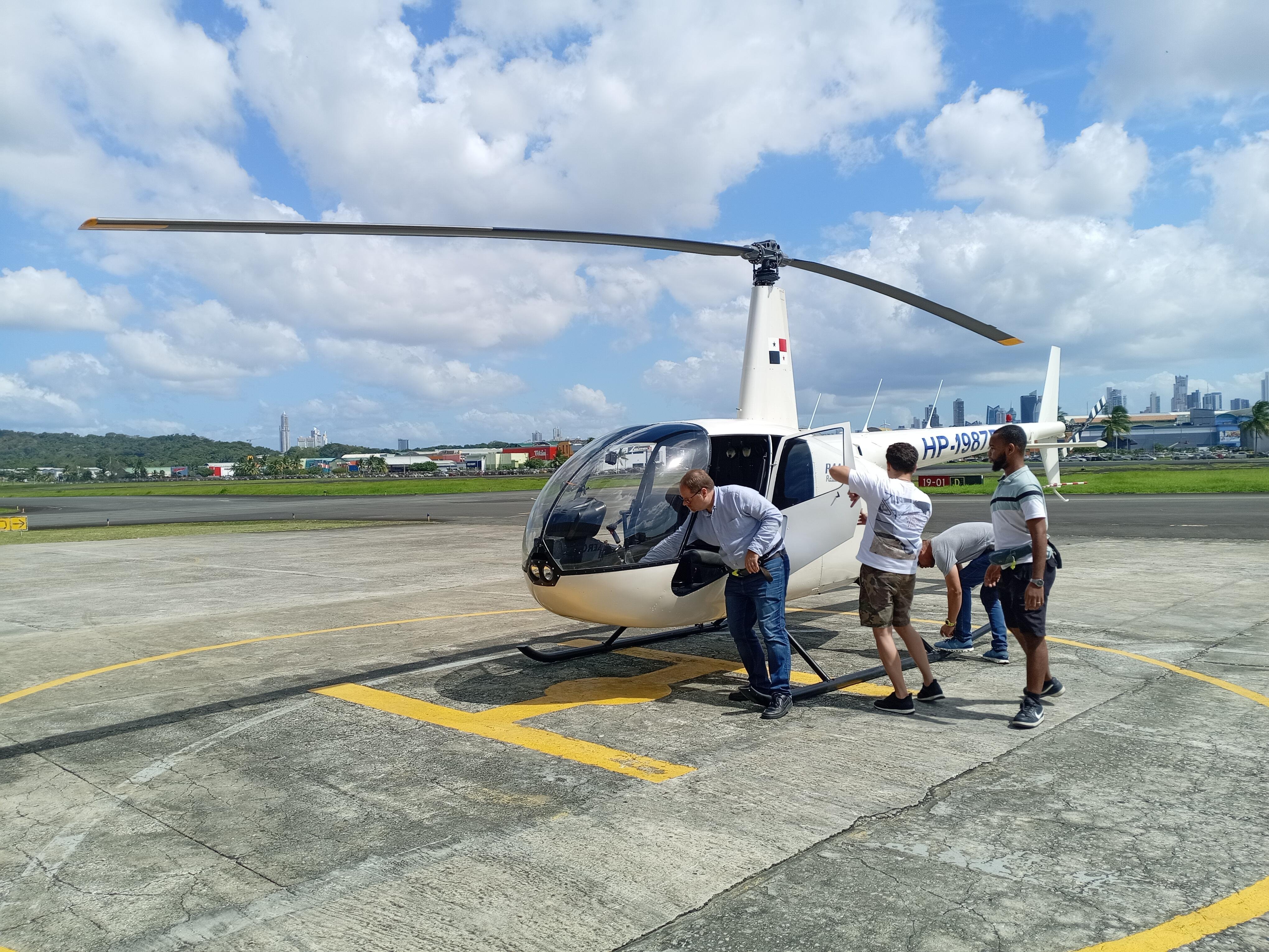 Panama City: Luxury Helicopter Tours & Special Occasion Packages