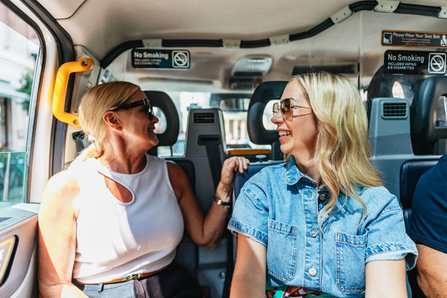 Beatles black cab tour in London — image 8