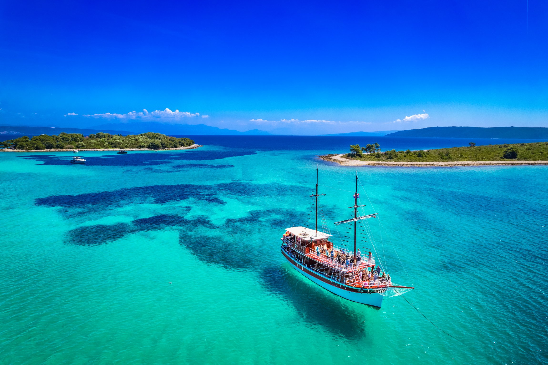 Adriatic Island Hopping: Blue Lagoon & Šolta Cruise