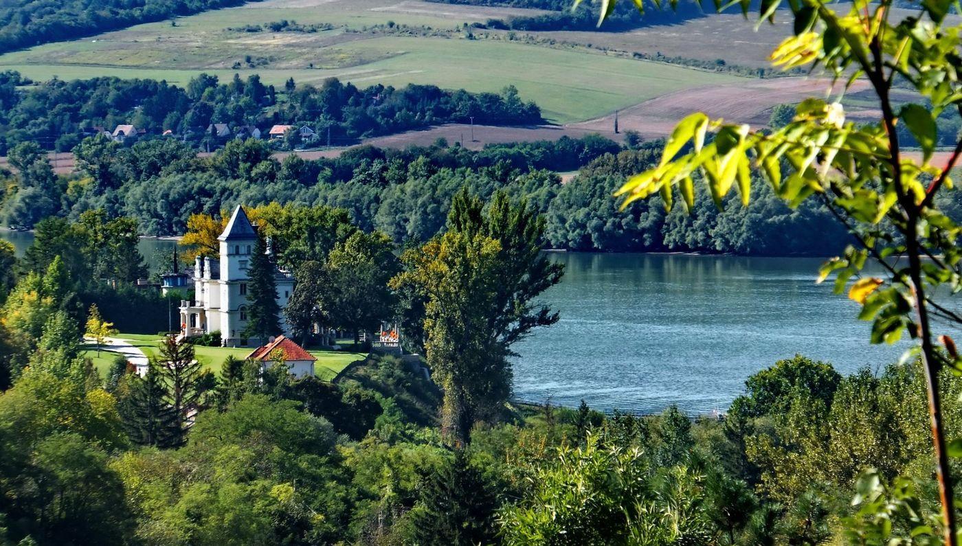 Danube Bend Hiking Escape to Zebegény