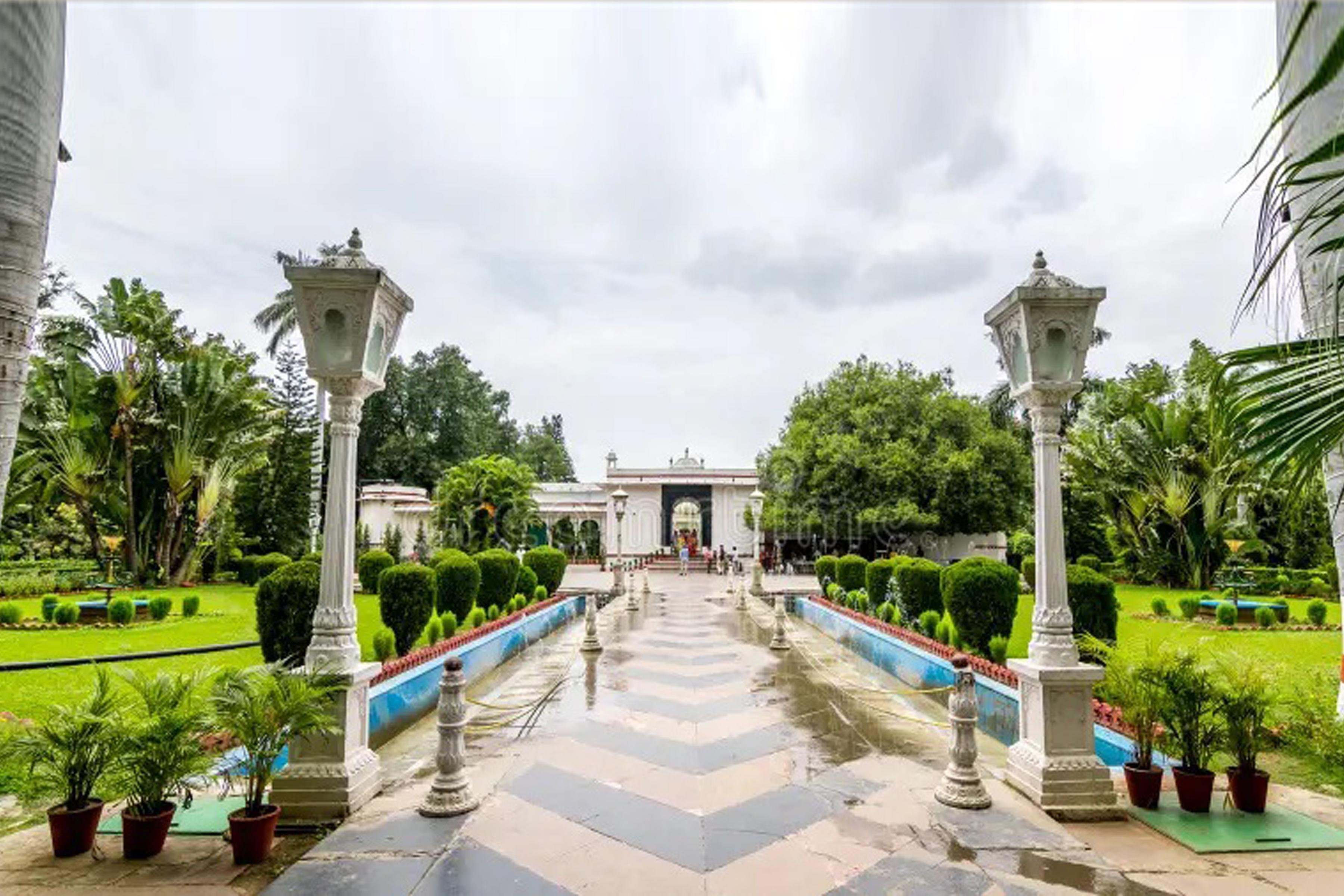 2-Day Private Udaipur, Kumbhalgarh & Ranakpur Tour