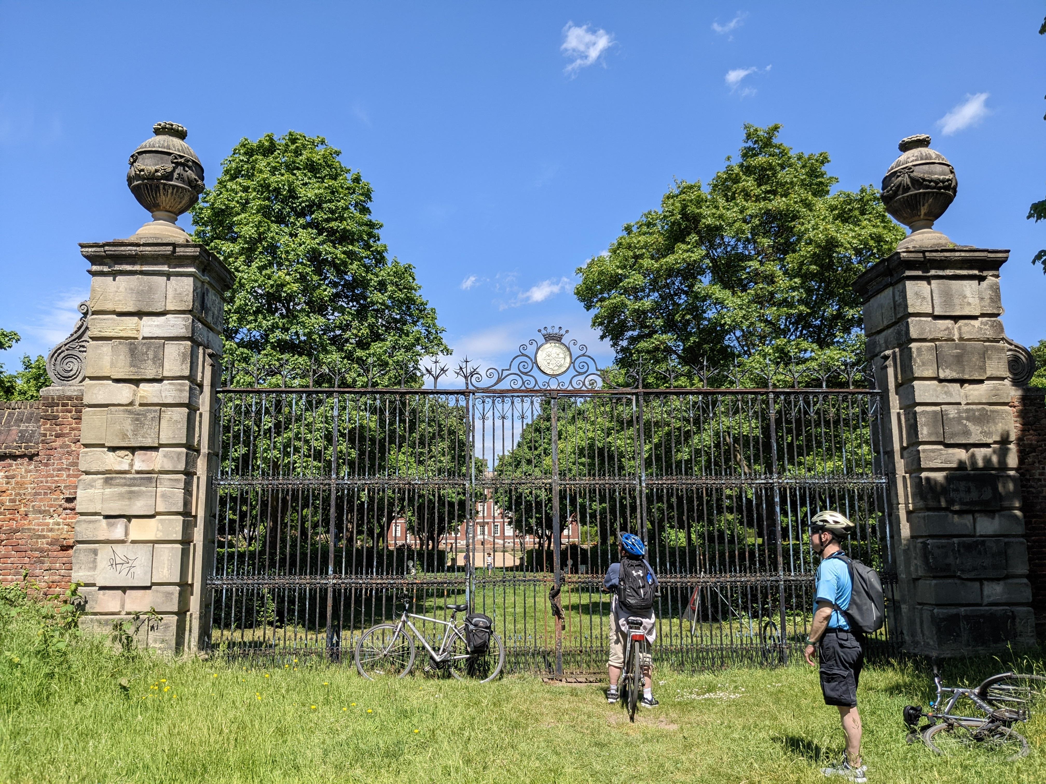 London Royal Deer Park & Thames Cycling Adventure
