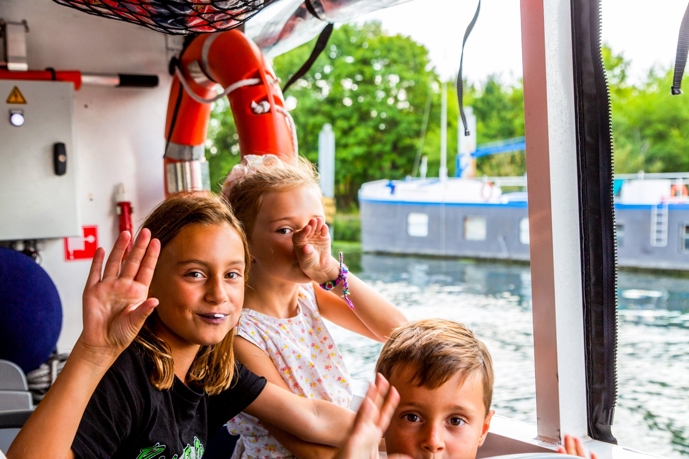 Paris Amphibious Bus: Land & Seine River Adventure