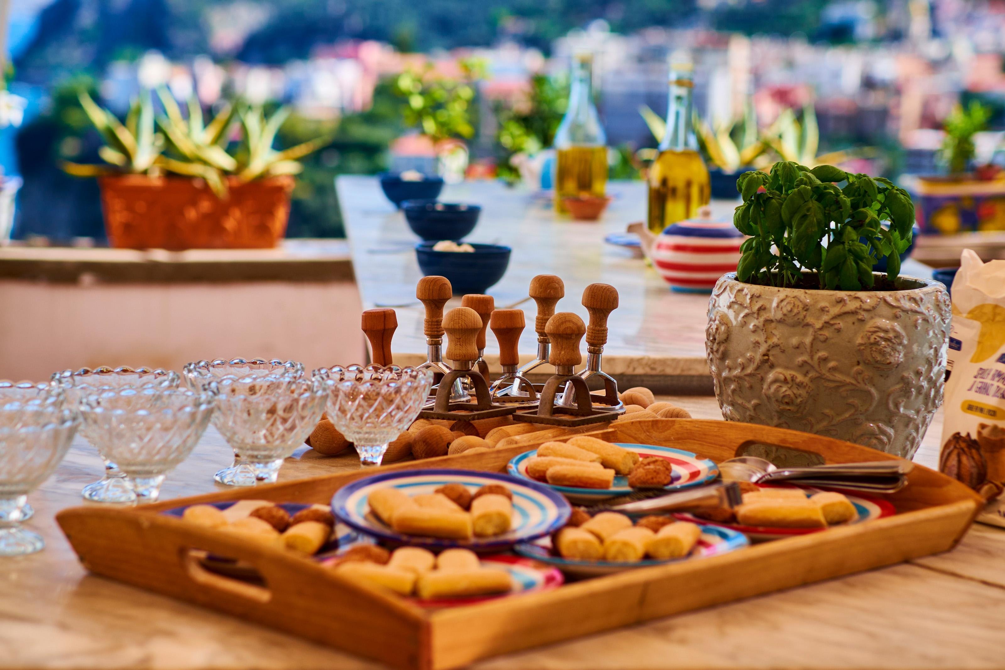 Sorrento Hands-On Cooking Class: Pizza, Pasta & Limoncello