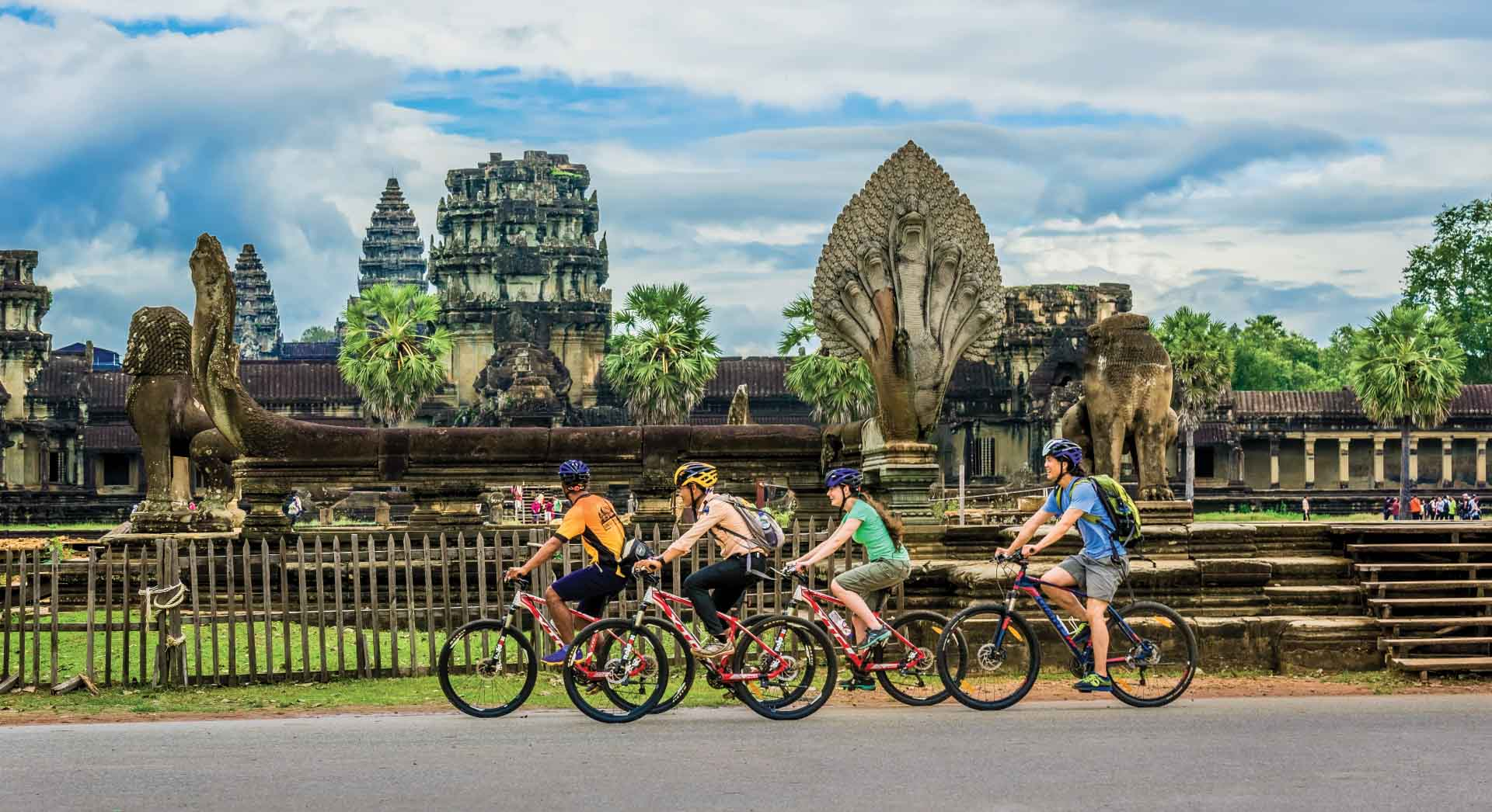 Private E-Bike Temple Exploration: Angkor Wat & Jungle Trails