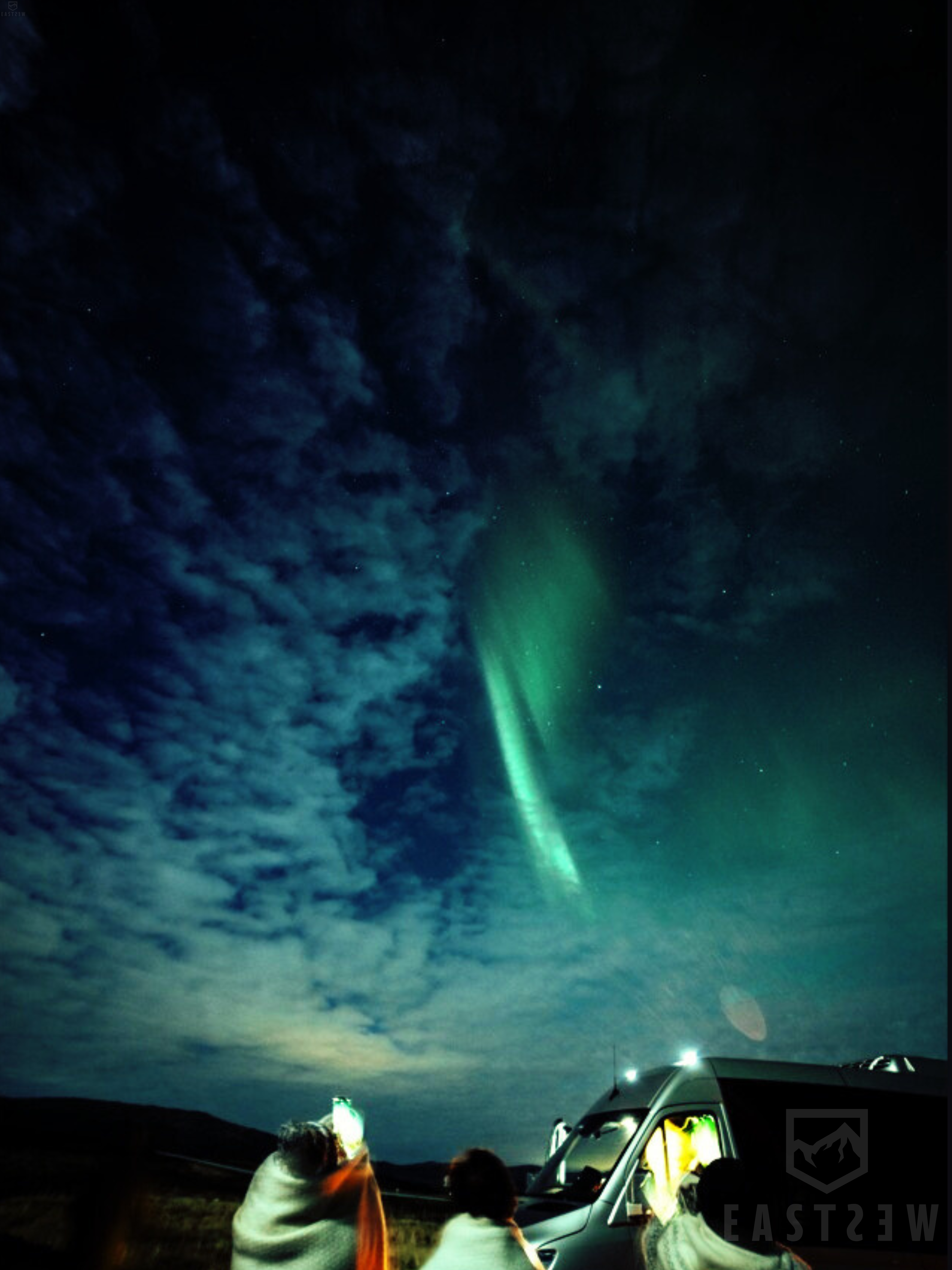Reykjavik Northern Lights Minibus Hunt with Hot Cocoa