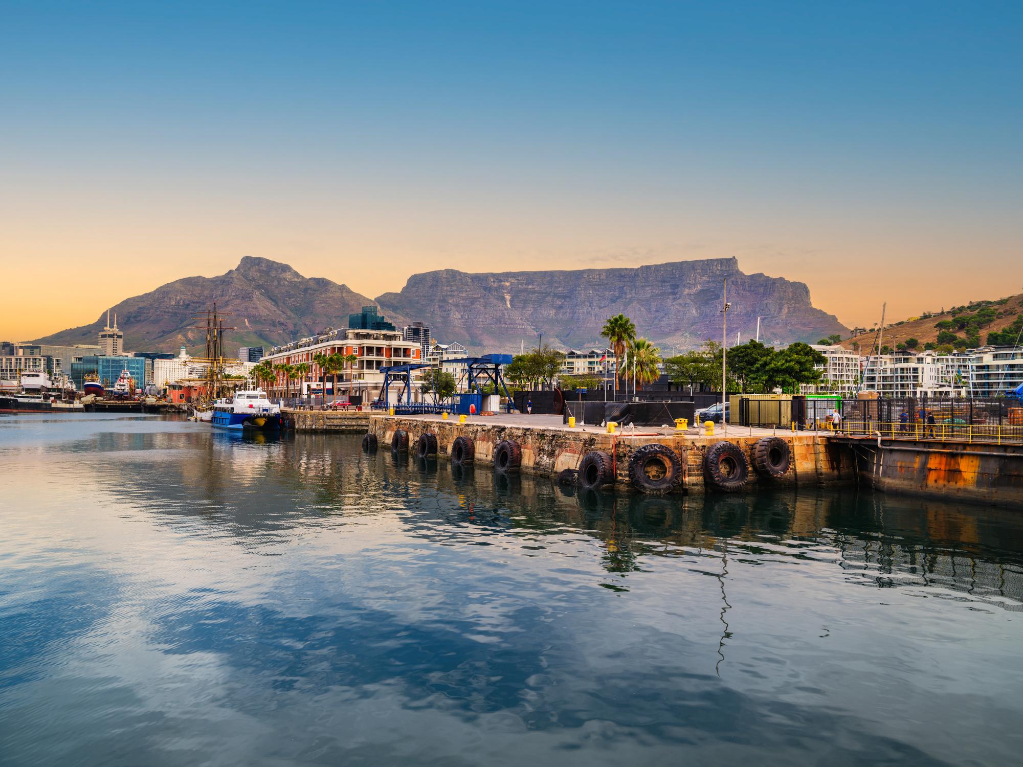Cape Town Full-Day Tour: Table Mountain, Cape Point & Penguin Colony