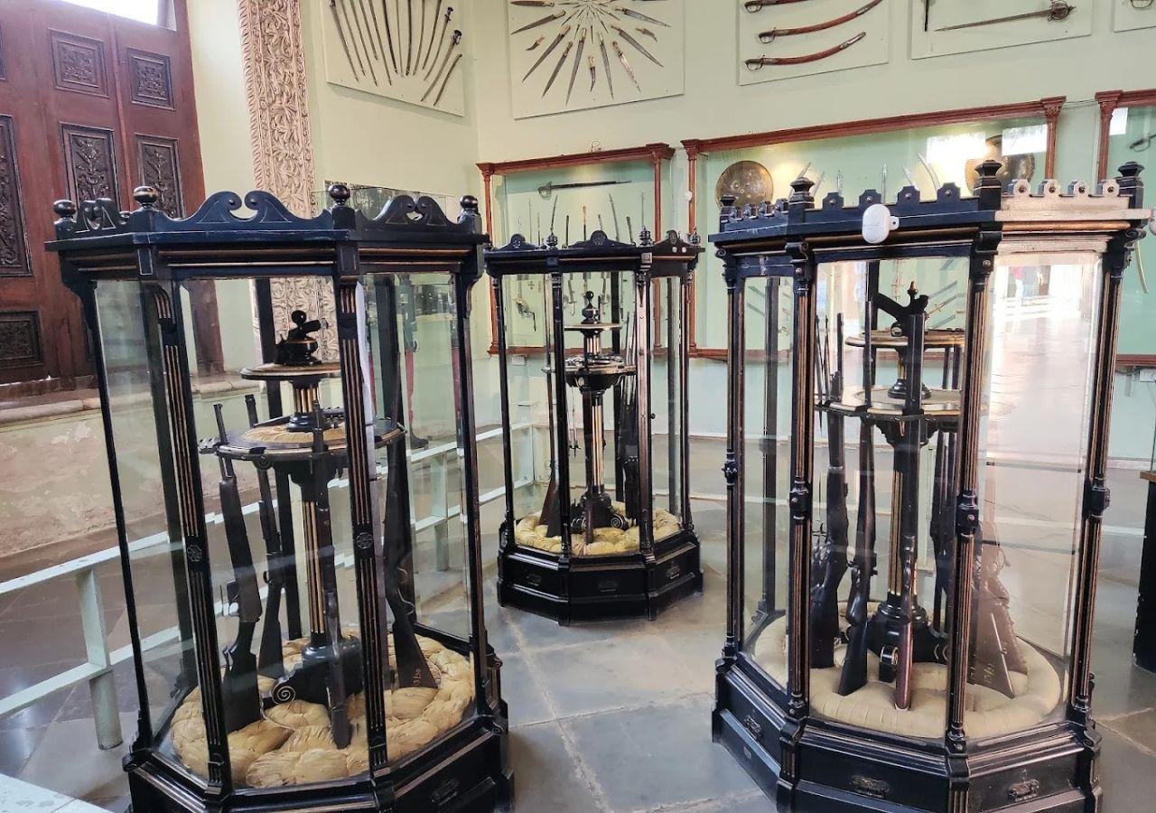 Comprehensive Hyderabad Heritage: Full & Half-Day Private Tour