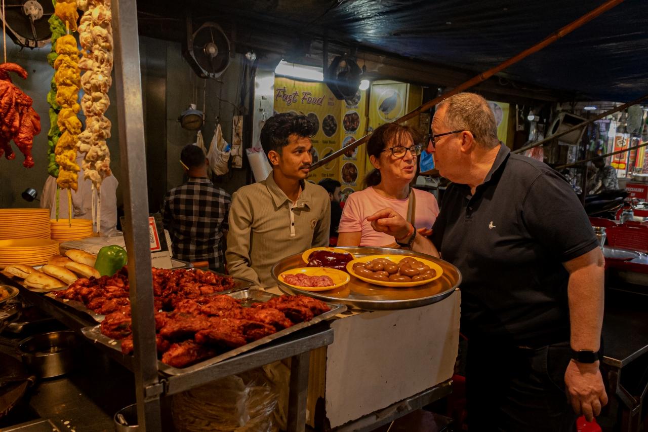 Mumbai Culinary Bazaar & Local Transport Tour