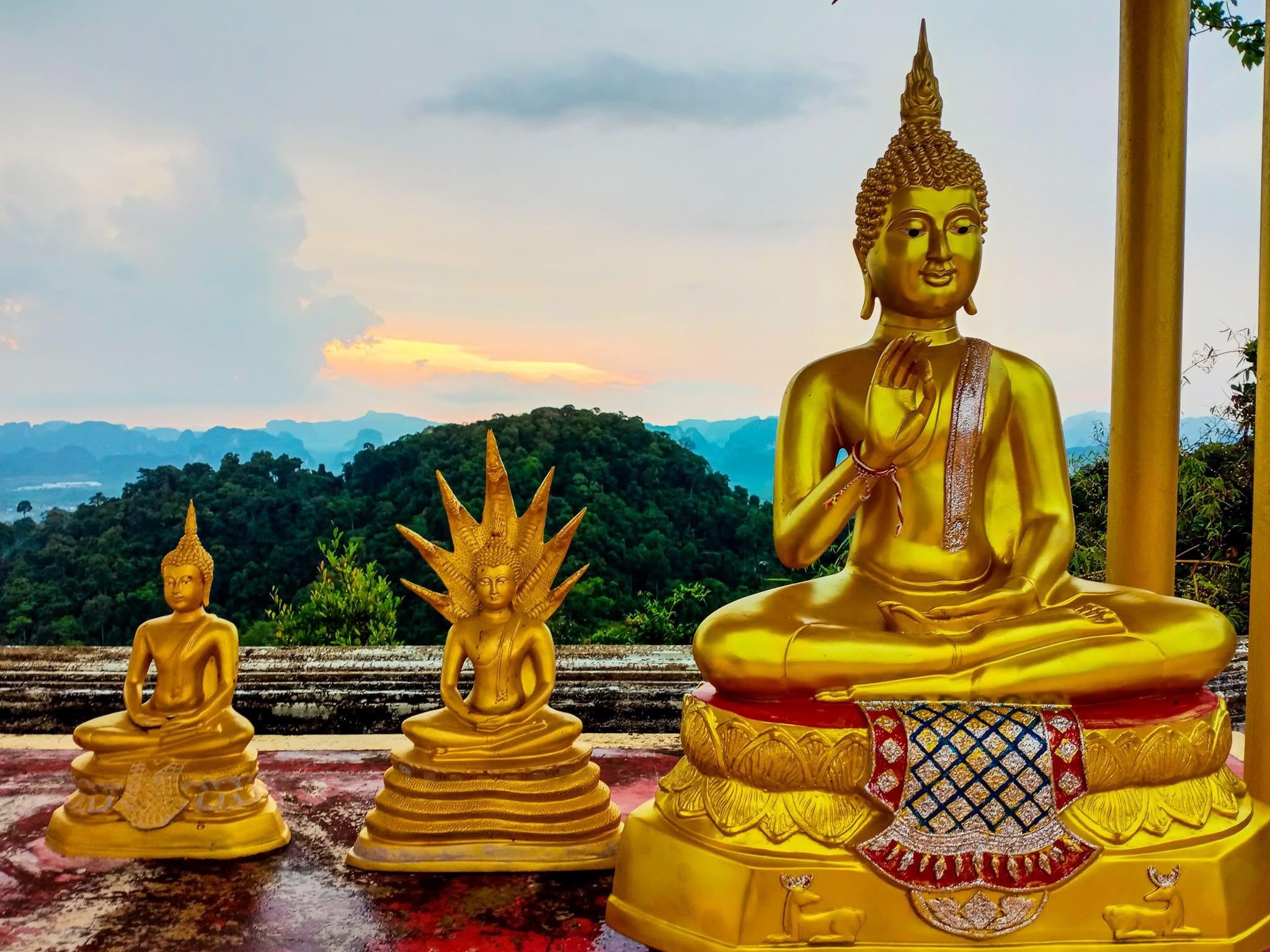 Krabi Sunset Tour: Tiger Cave Temple, Emerald Pool & Hot Springs