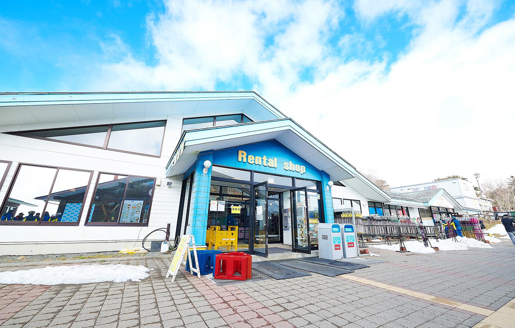 Mount Fuji Snow Day: Skiing & Winter Fun at Yeti Resort from Tokyo