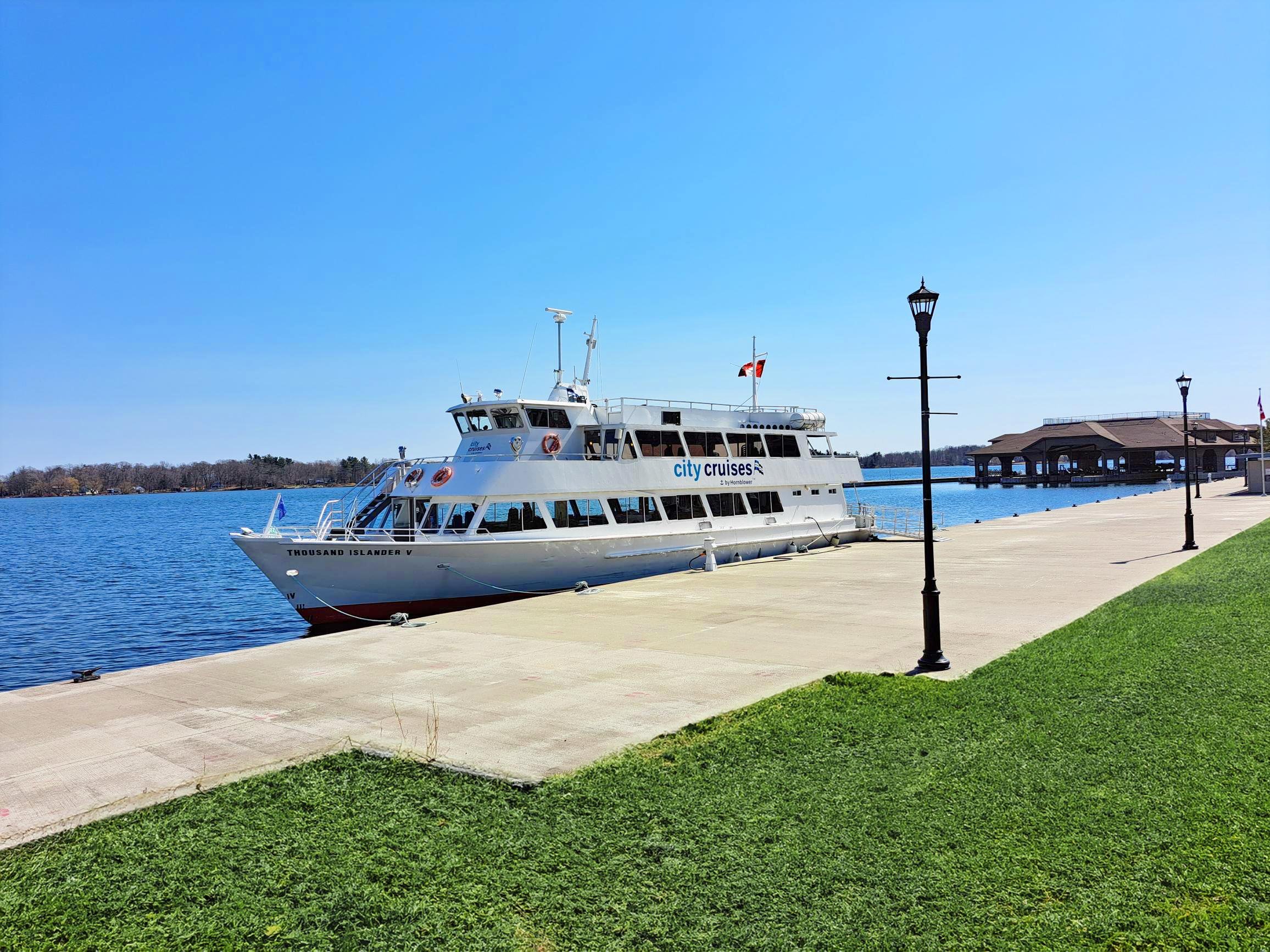 Gananoque 1000 Islands cruise — St. Lawrence River sightseeing — image 11