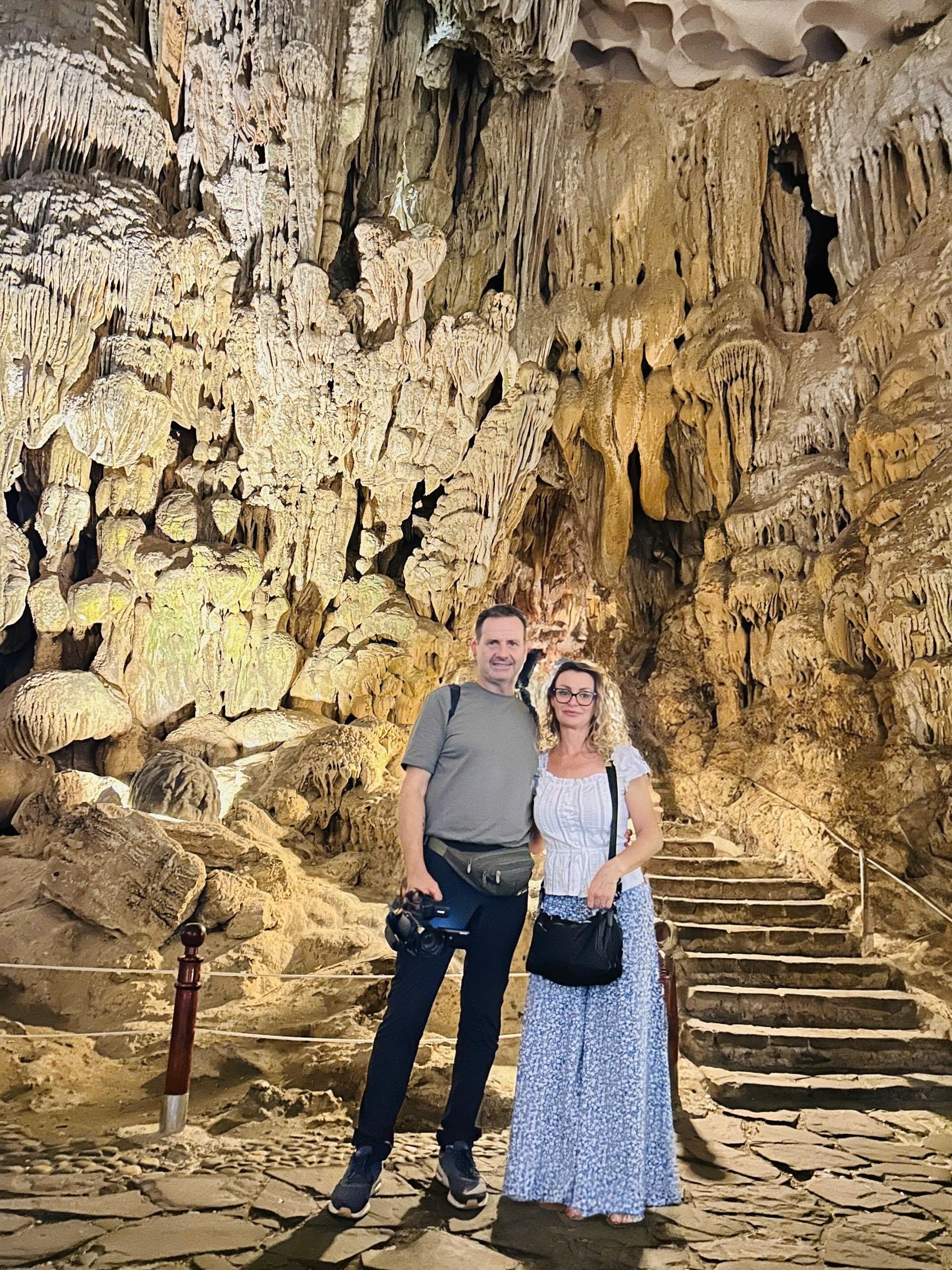 Ha Long Bay Full-Day Cruise: Caves, Kayaking & Scenic Views