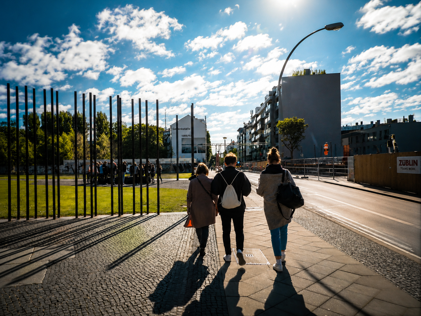 Berlin: Wall Tour – Fates, Love Stories, and Heroes