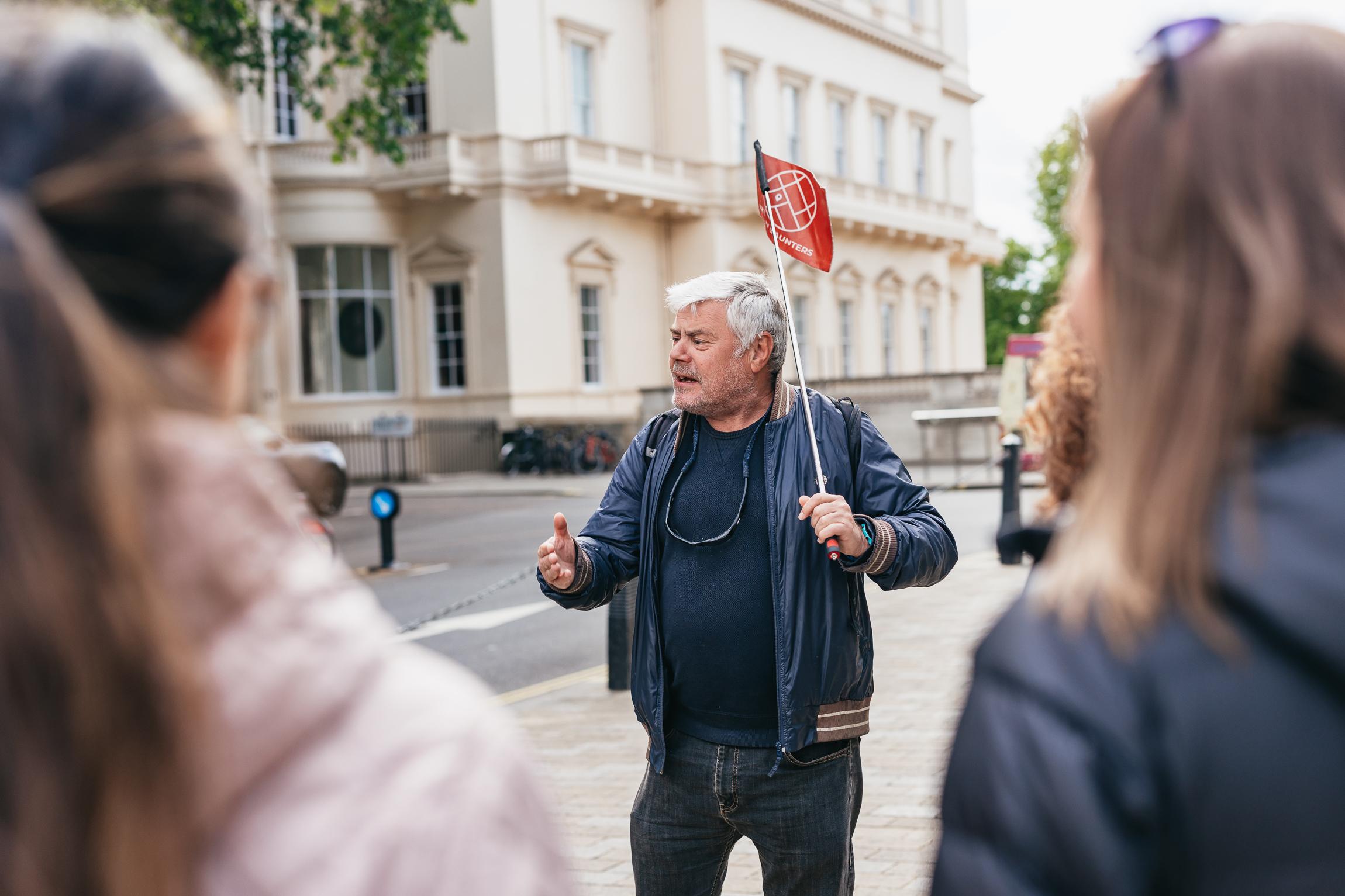 London: Changing of The Guard Tour with Expert Guide - Buckingham Palace tour and royal London scenery