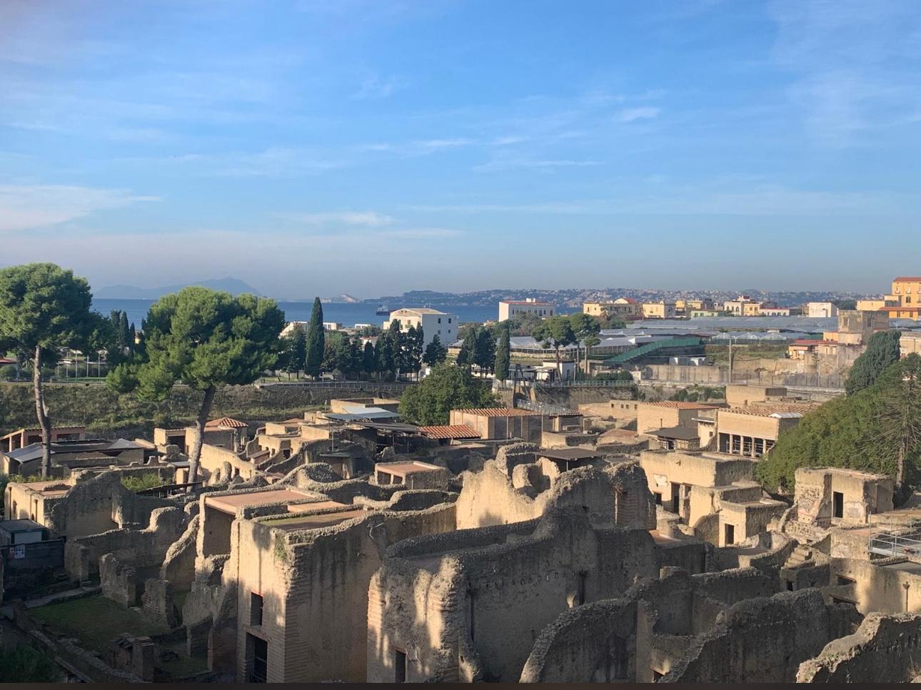 Amalfi Coast, Sorrento & Pompeii Day Tour from Naples