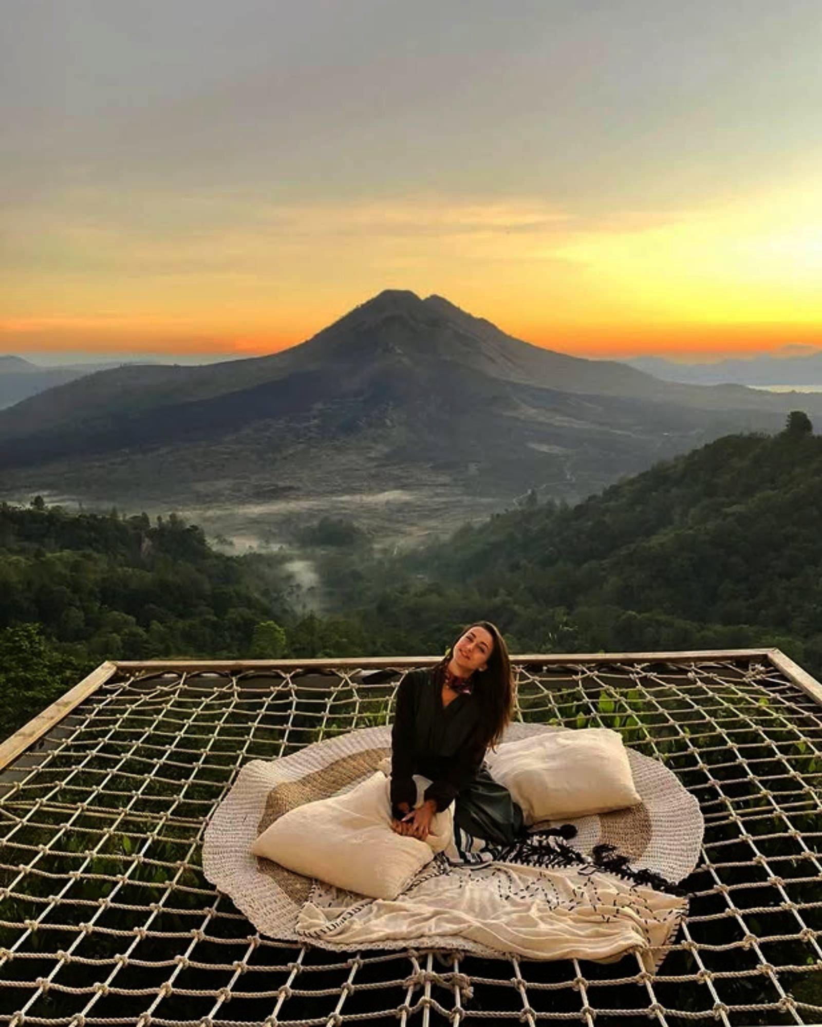 Bali Sunrise Breakfast, Tirta Empul & Tegalalang Tour