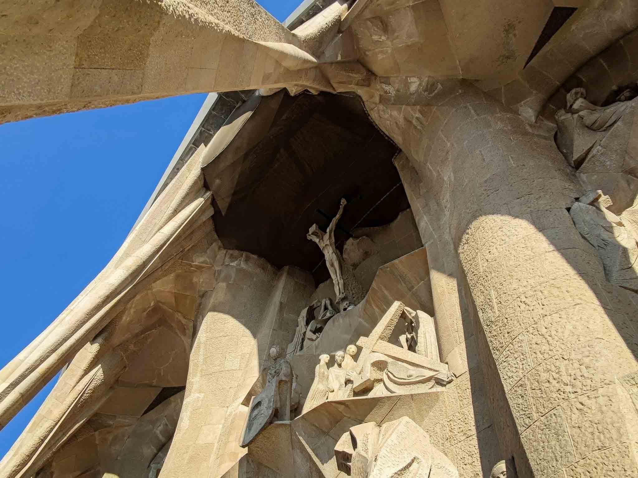 Barcelona Gaudí tours — Sagrada Família interior, Park Güell mosaics, Casa Batlló and La Pedrera — image 31