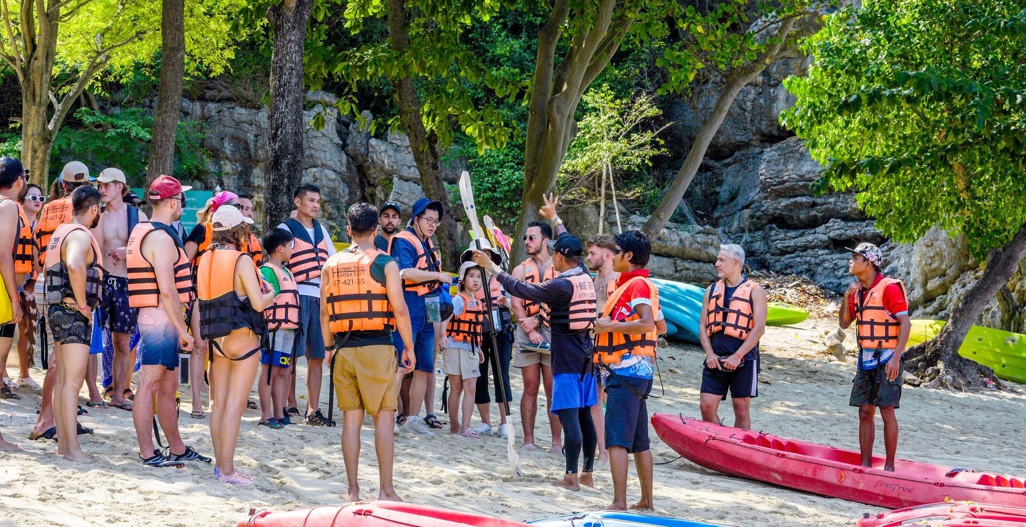 Mu Ko Ang Thong National Park Cruise & Optional Kayaking