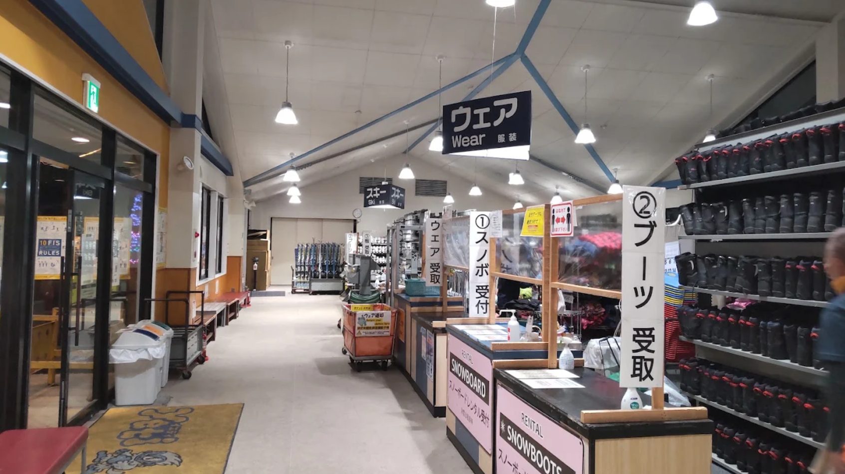 Mount Fuji Snow Day: Skiing & Winter Fun at Yeti Resort from Tokyo