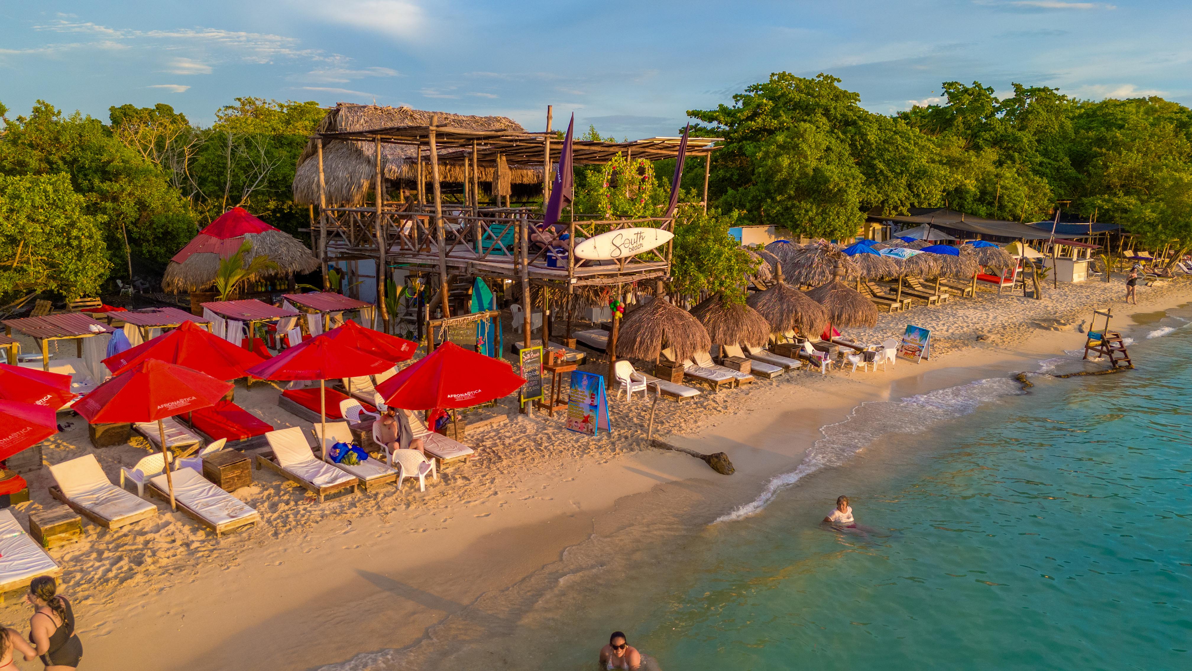 Cartagena Caribbean Explorer: 4 or 5 Island Boat Tour