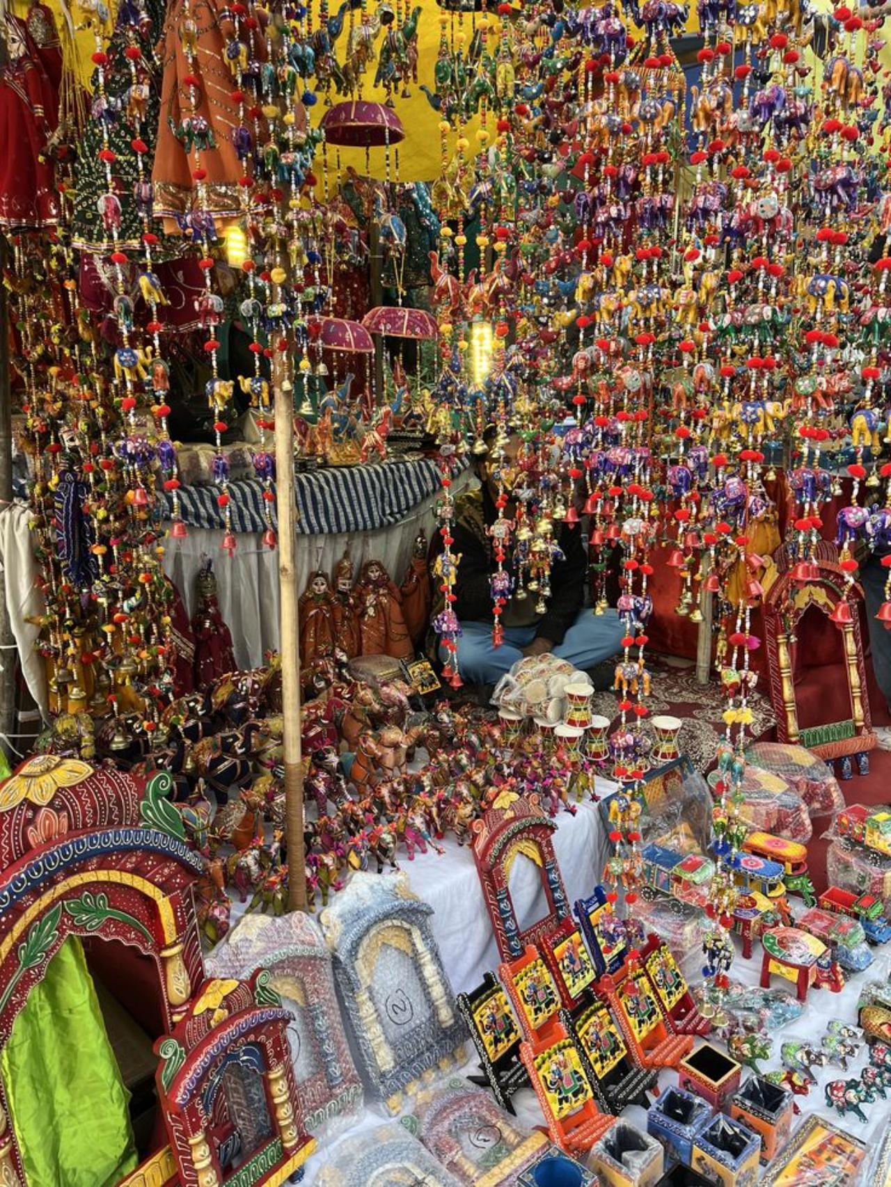 Delhi Private Shopping Tour with Local Expert