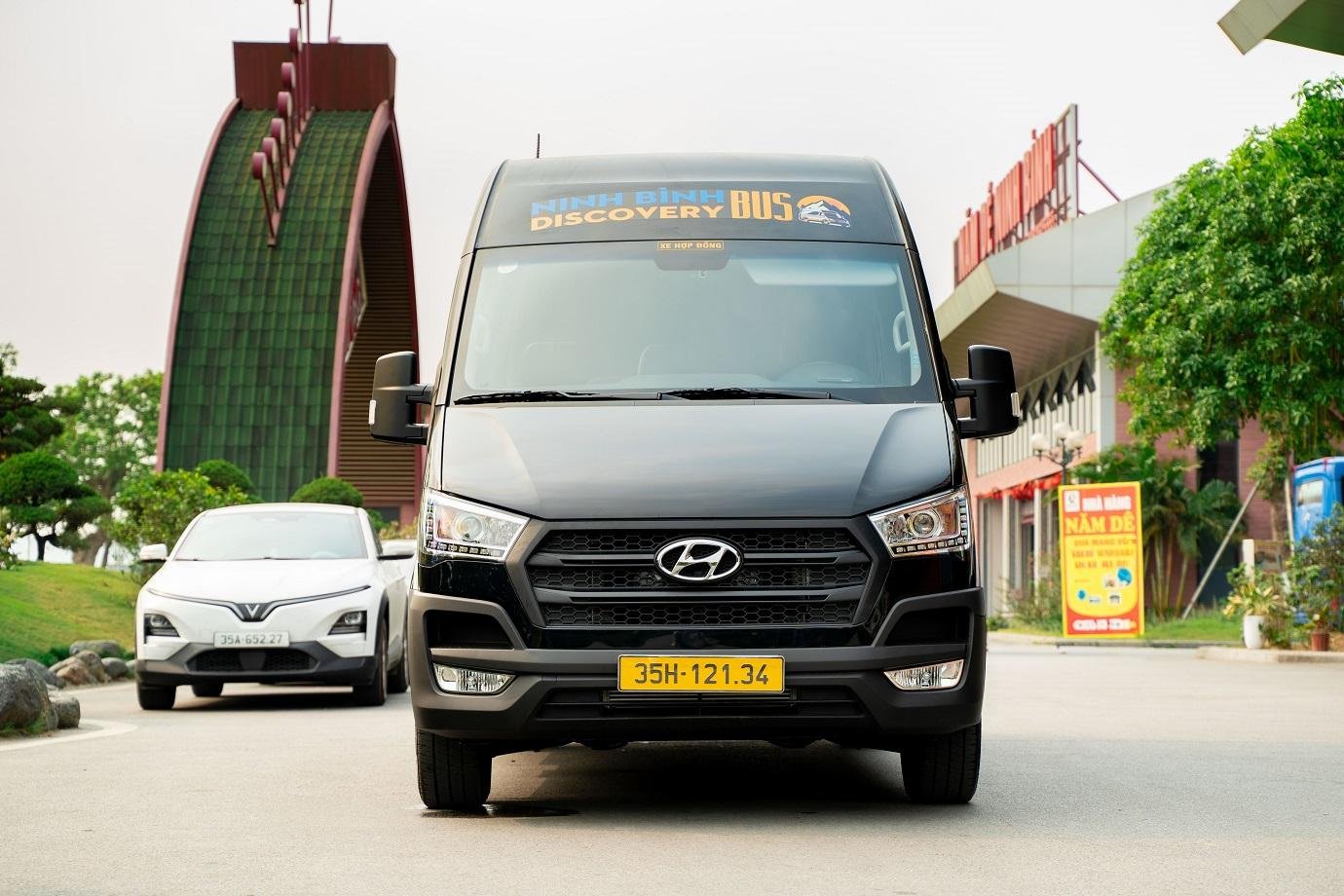 Hanoi to Ninh Binh VIP Limousine Transfer