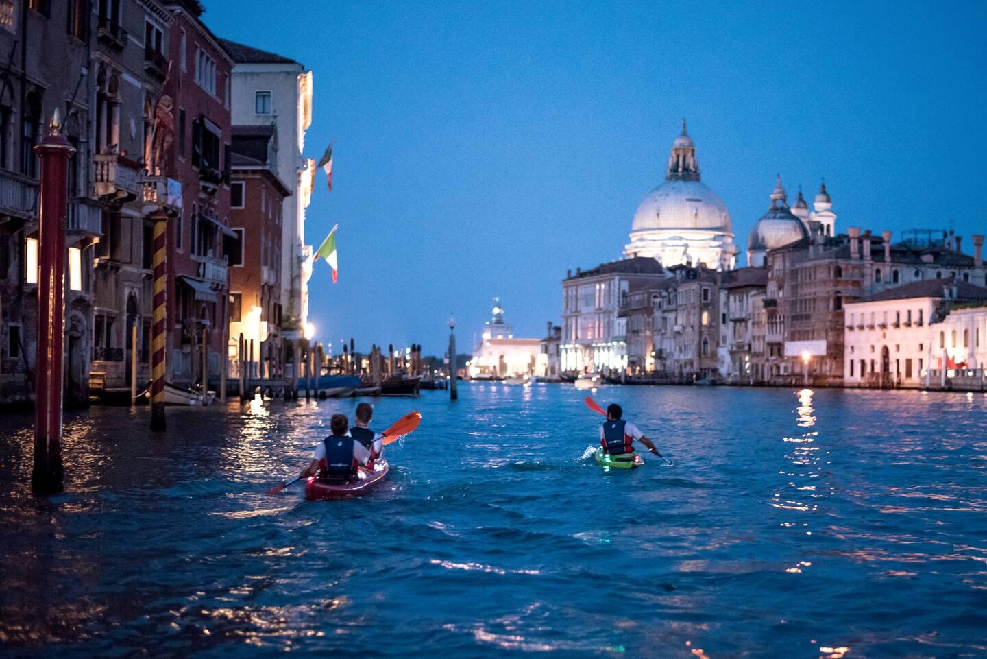 Evening Kayak Adventure Through Venice's Canals