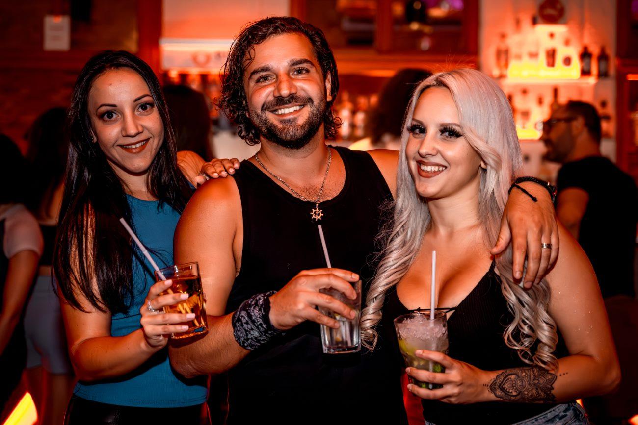 Amsterdam Nightlife Pub Crawl with VIP Club Access