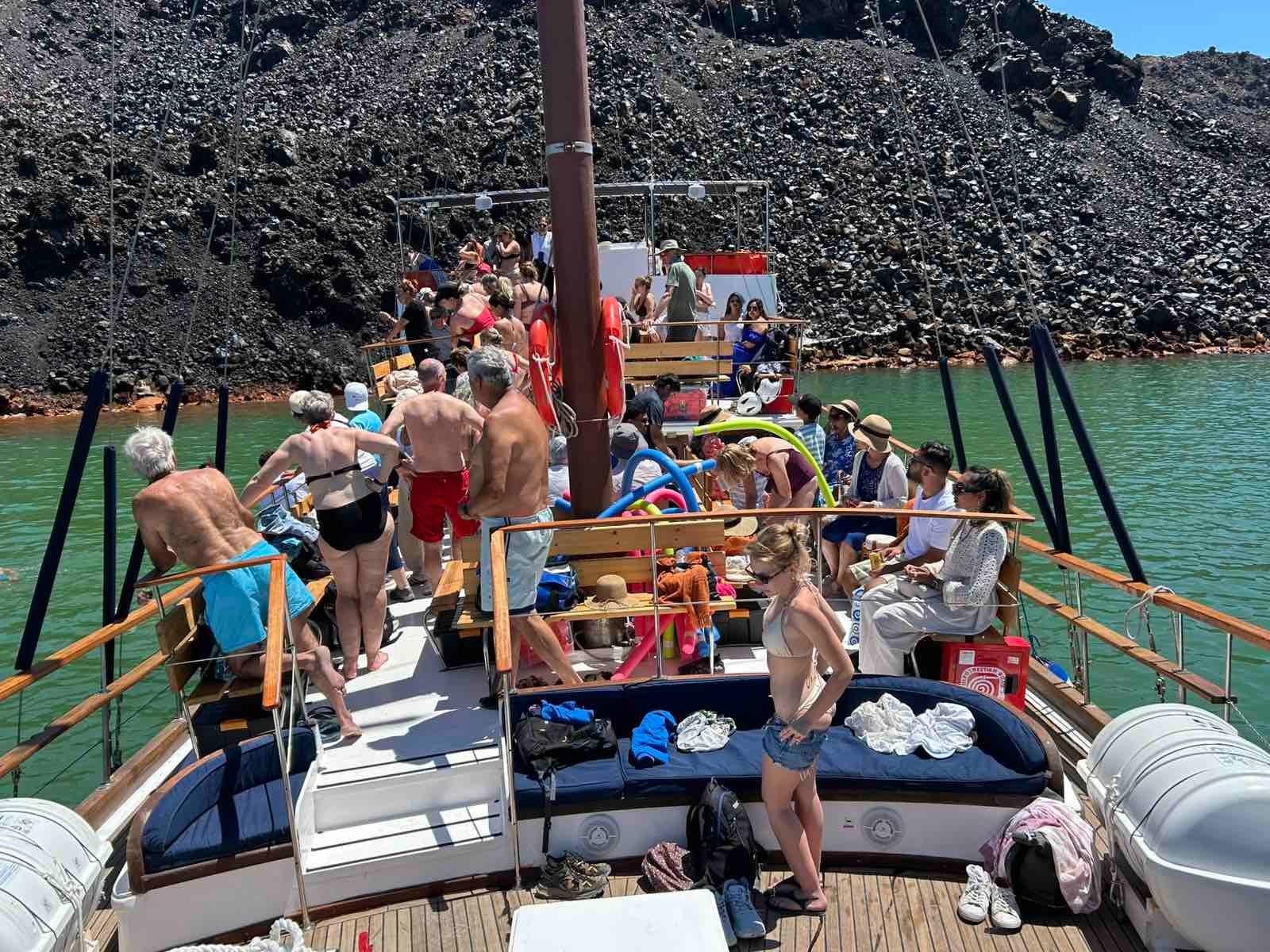 Santorini Volcanic Islands & Hot Springs Boat Cruise
