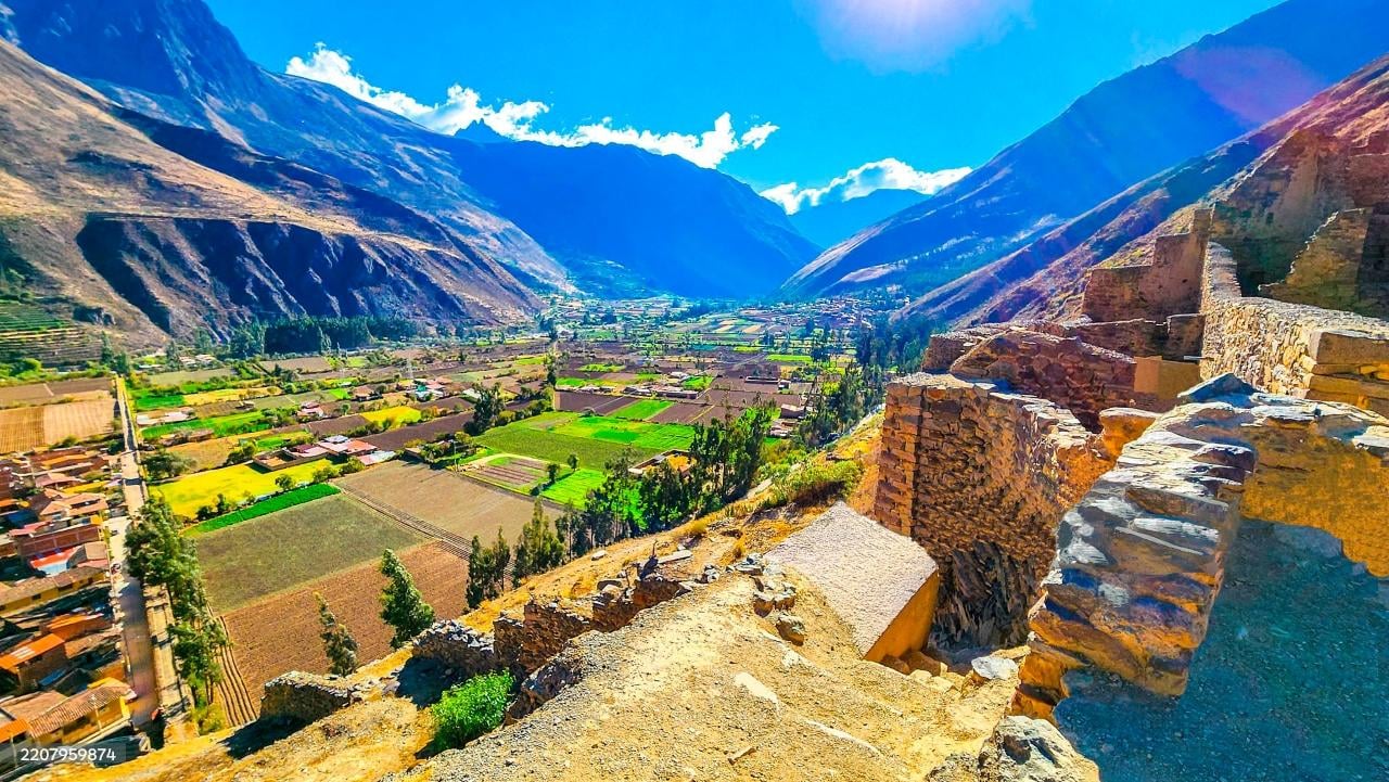 Sacred Valley Full-Day Tour: Pisac, Ollantaytambo & Moray